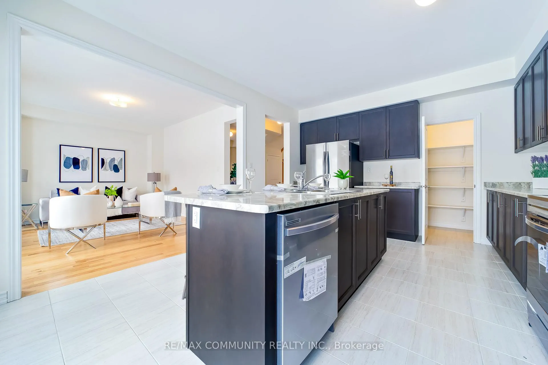 Photo 16 of 1150 Skyridge Boulevard, Pickering, Rural Pickering — HOMEH