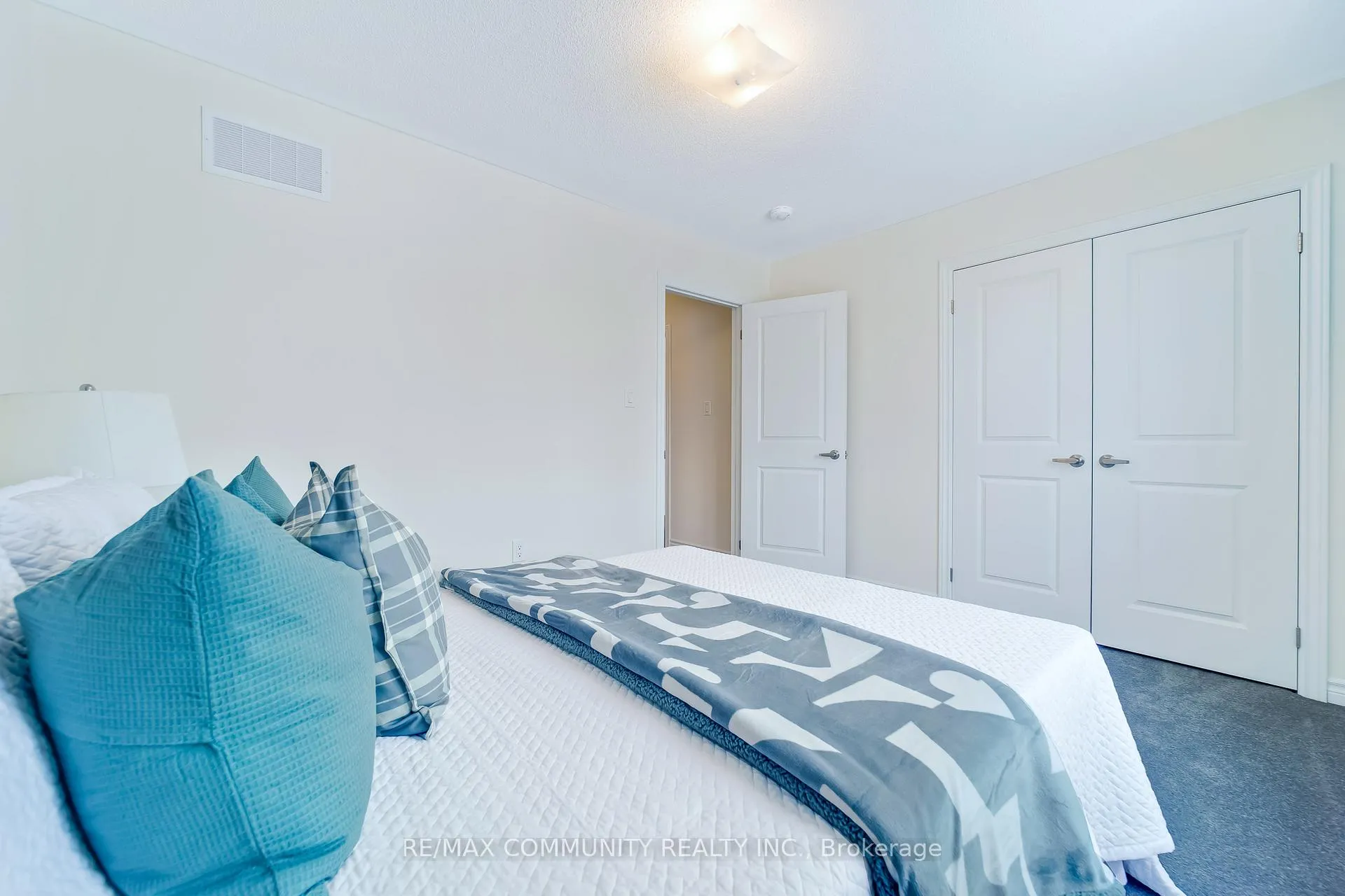 Photo 33 of 1150 Skyridge Boulevard, Pickering, Rural Pickering — HOMEH