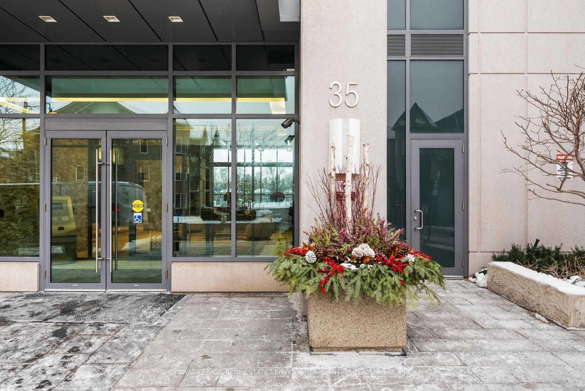 Photo 3 of Unit 504, 35 Brian Peck Crescent, Toronto, Thorncliffe Park — HOMEH