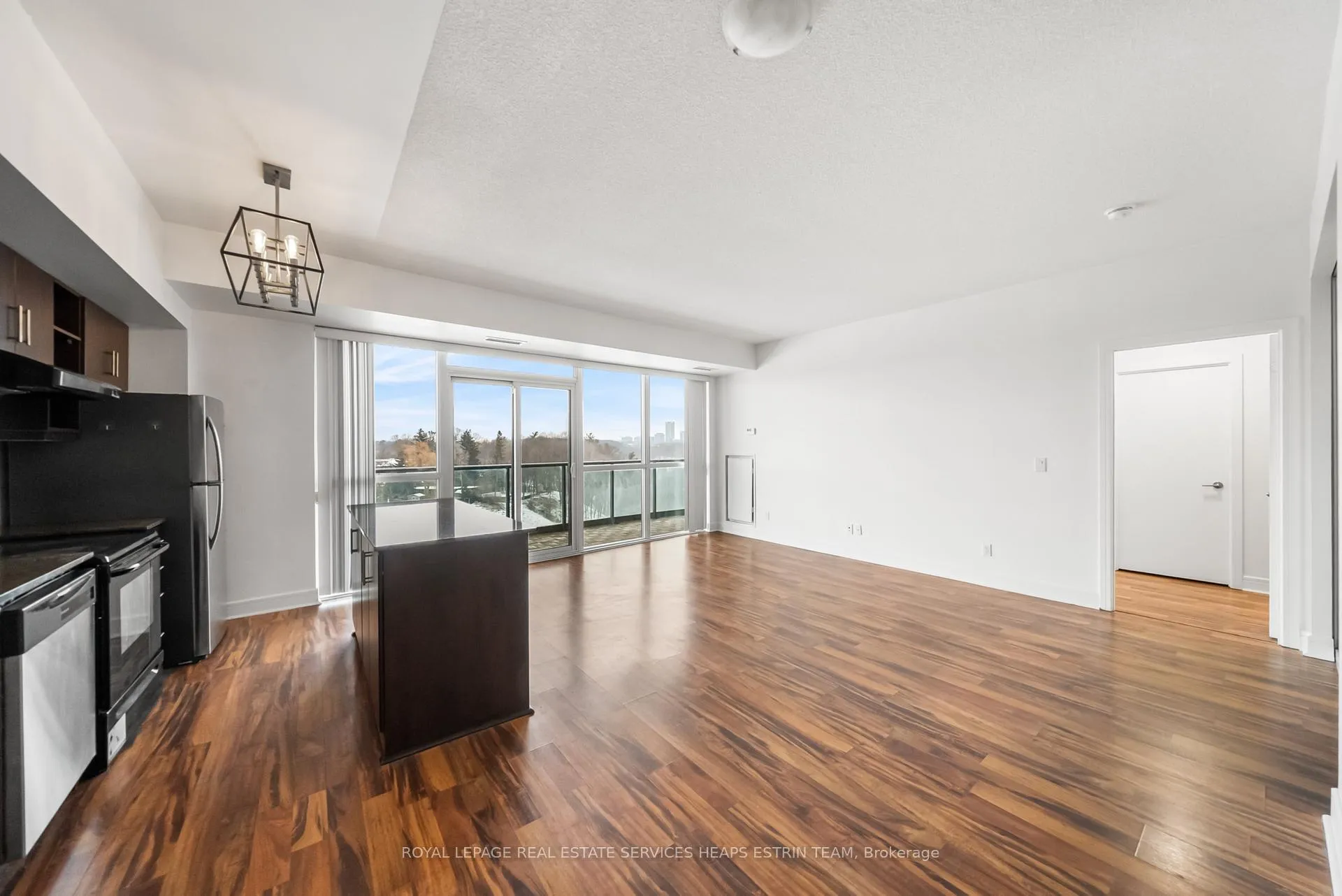 Photo 8 of Unit 504, 35 Brian Peck Crescent, Toronto, Thorncliffe Park — HOMEH