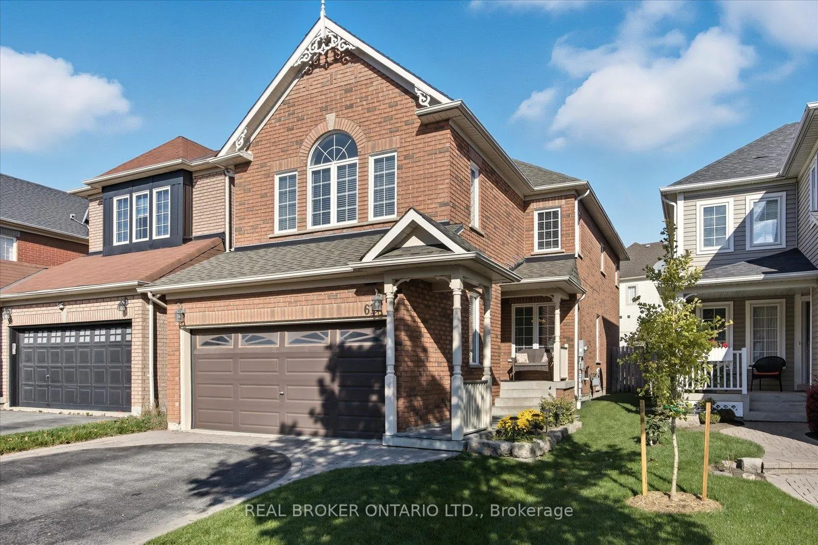 Photo 2 of 61 Aster Crescent, Whitby, Brooklin — HOMEH