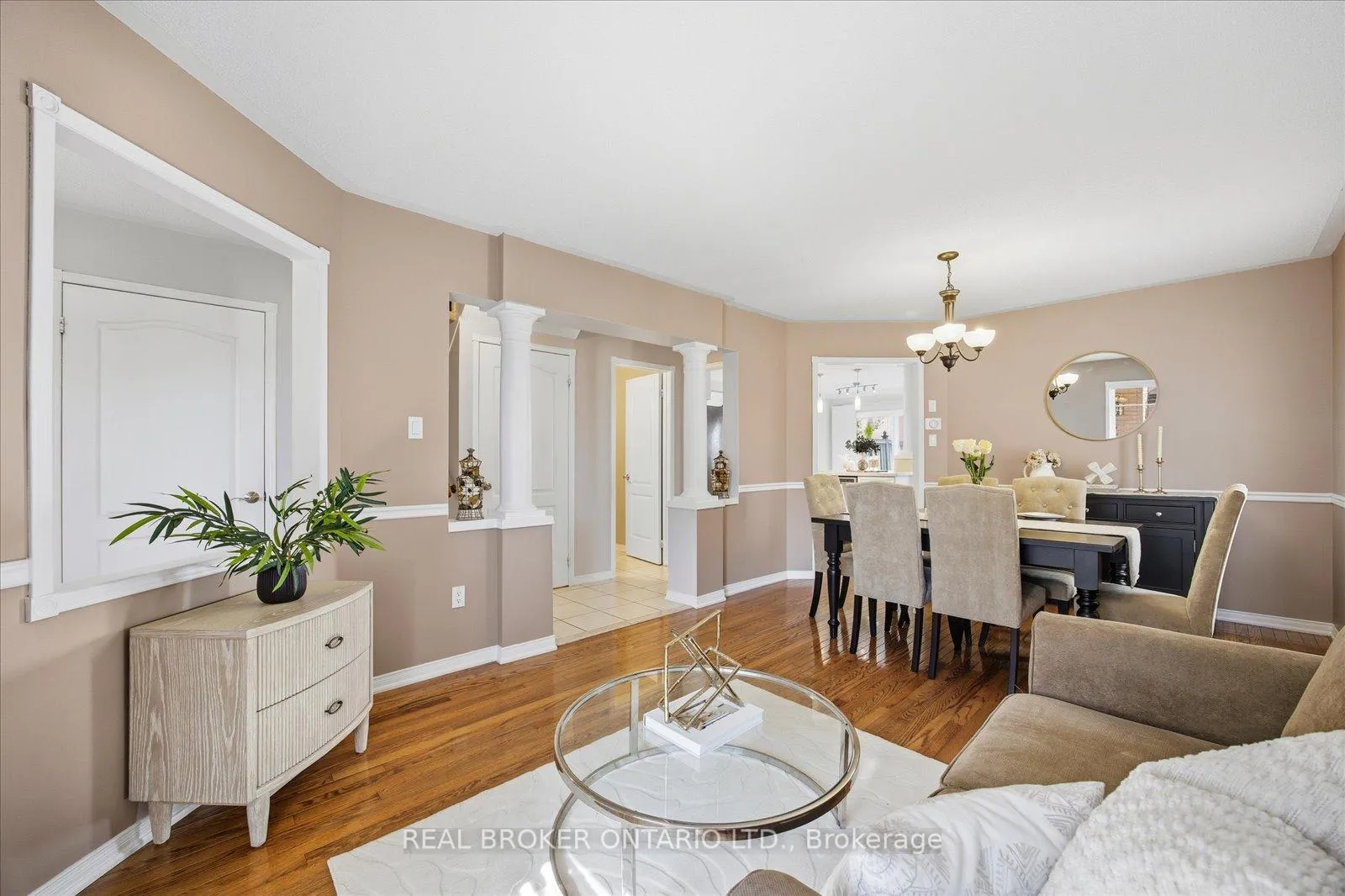 Photo 5 of 61 Aster Crescent, Whitby, Brooklin — HOMEH