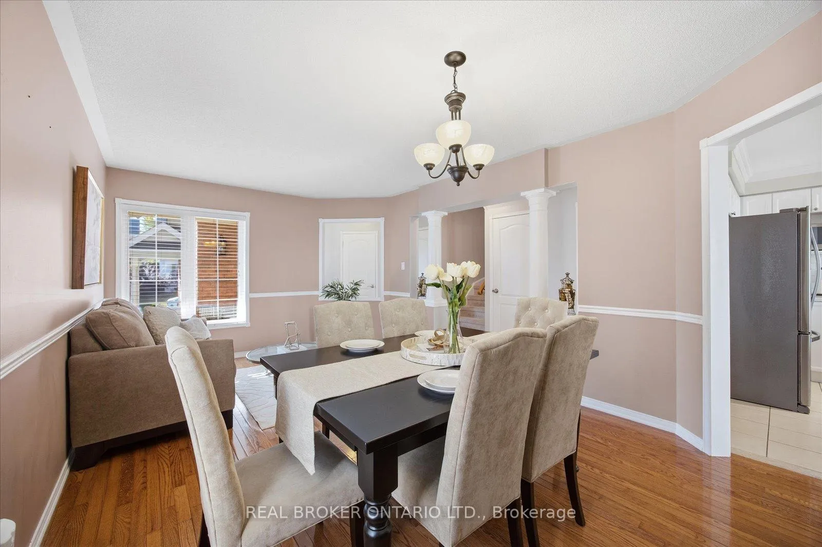 Photo 8 of 61 Aster Crescent, Whitby, Brooklin — HOMEH