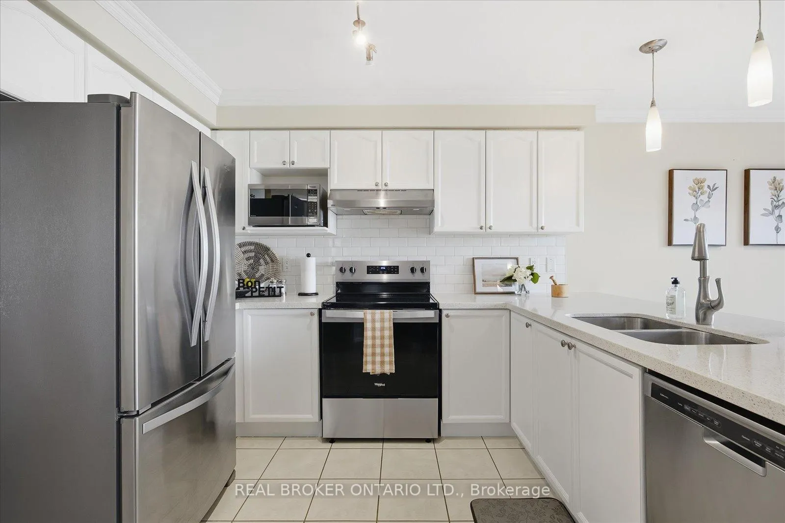 Photo 10 of 61 Aster Crescent, Whitby, Brooklin — HOMEH