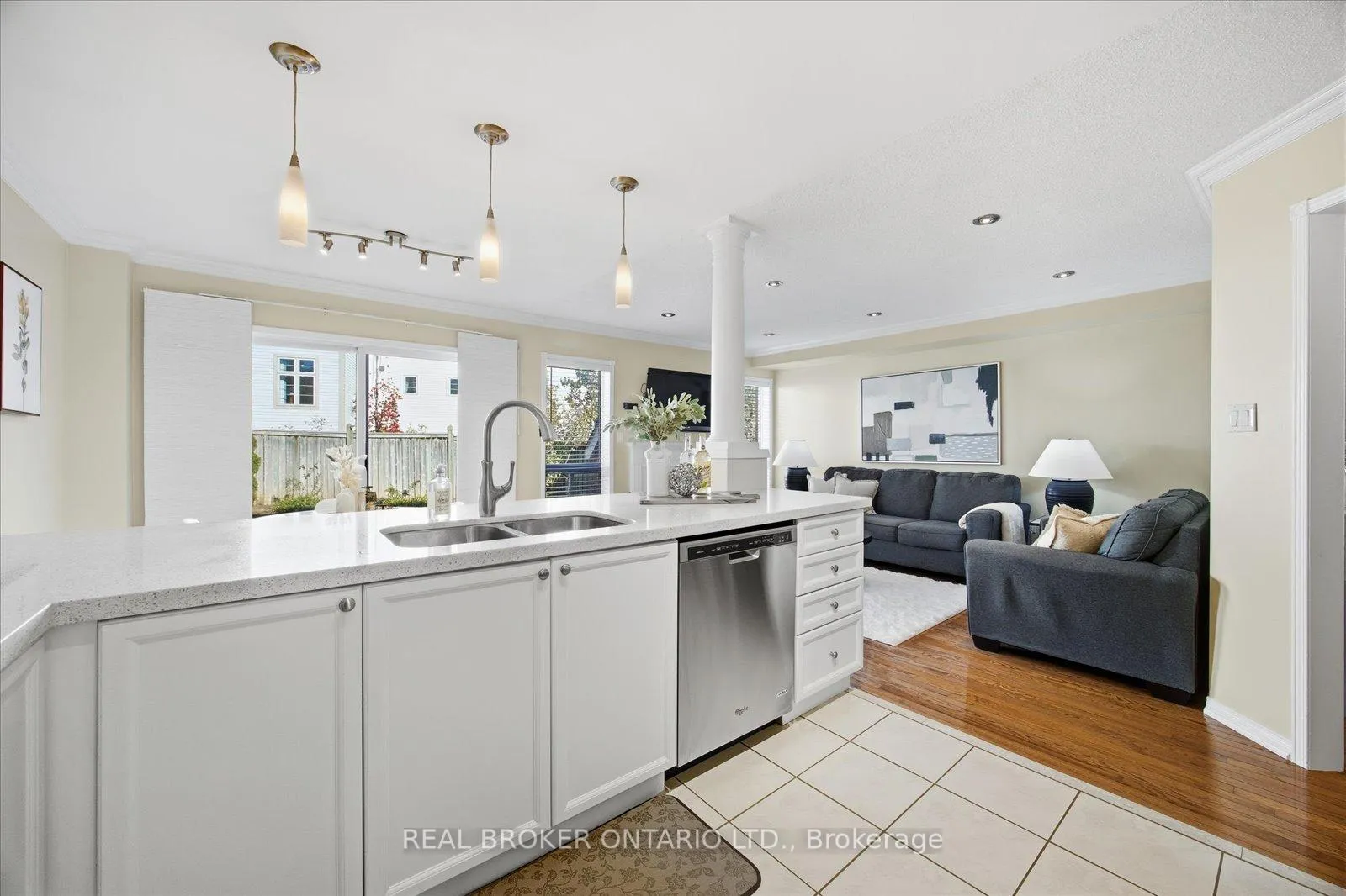 Photo 13 of 61 Aster Crescent, Whitby, Brooklin — HOMEH