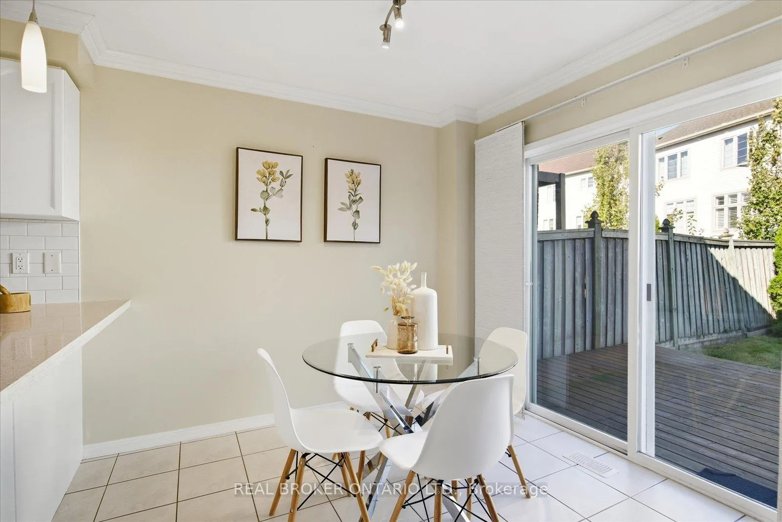 Photo 15 of 61 Aster Crescent, Whitby, Brooklin — HOMEH
