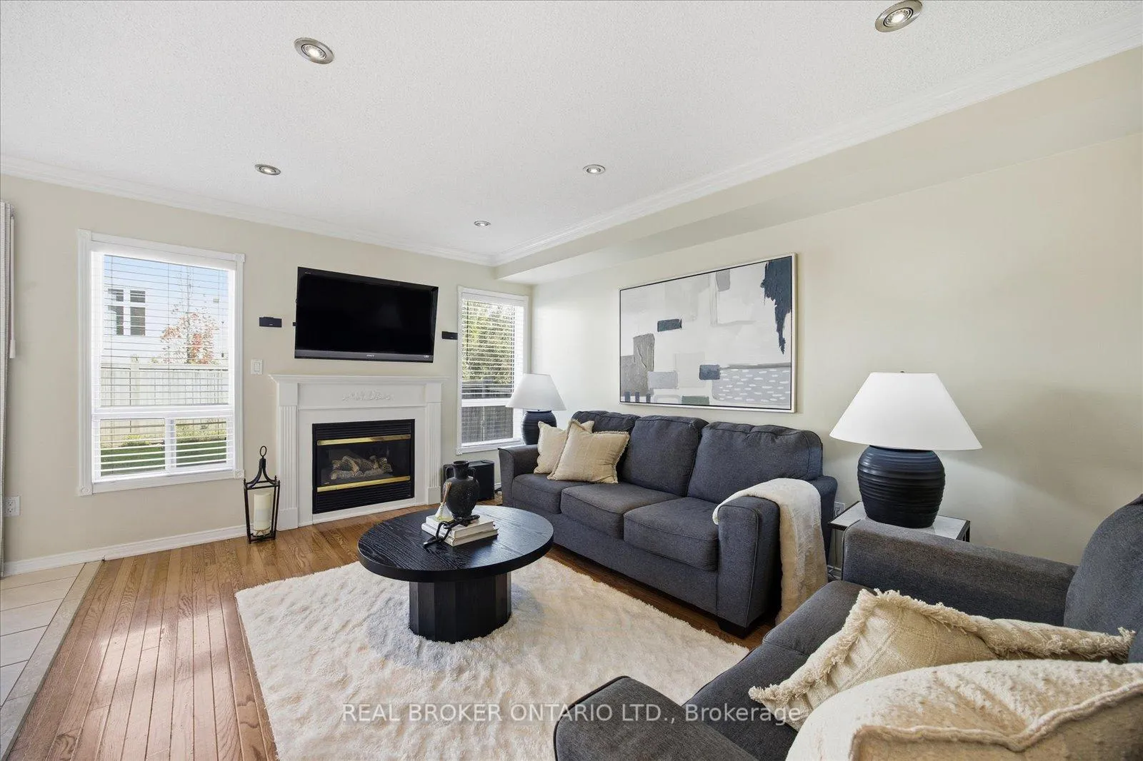 Photo 17 of 61 Aster Crescent, Whitby, Brooklin — HOMEH