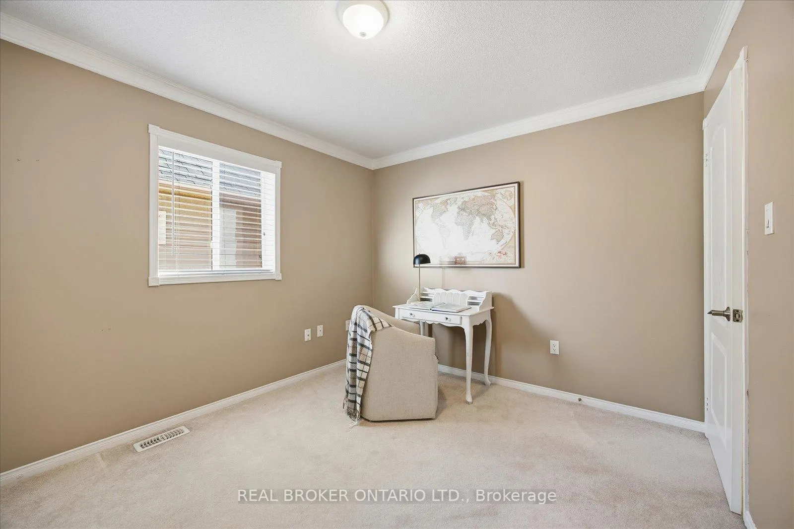 Photo 32 of 61 Aster Crescent, Whitby, Brooklin — HOMEH