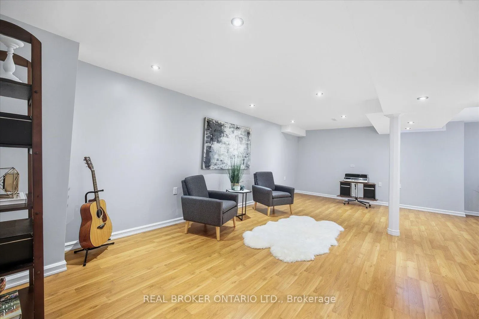 Photo 36 of 61 Aster Crescent, Whitby, Brooklin — HOMEH