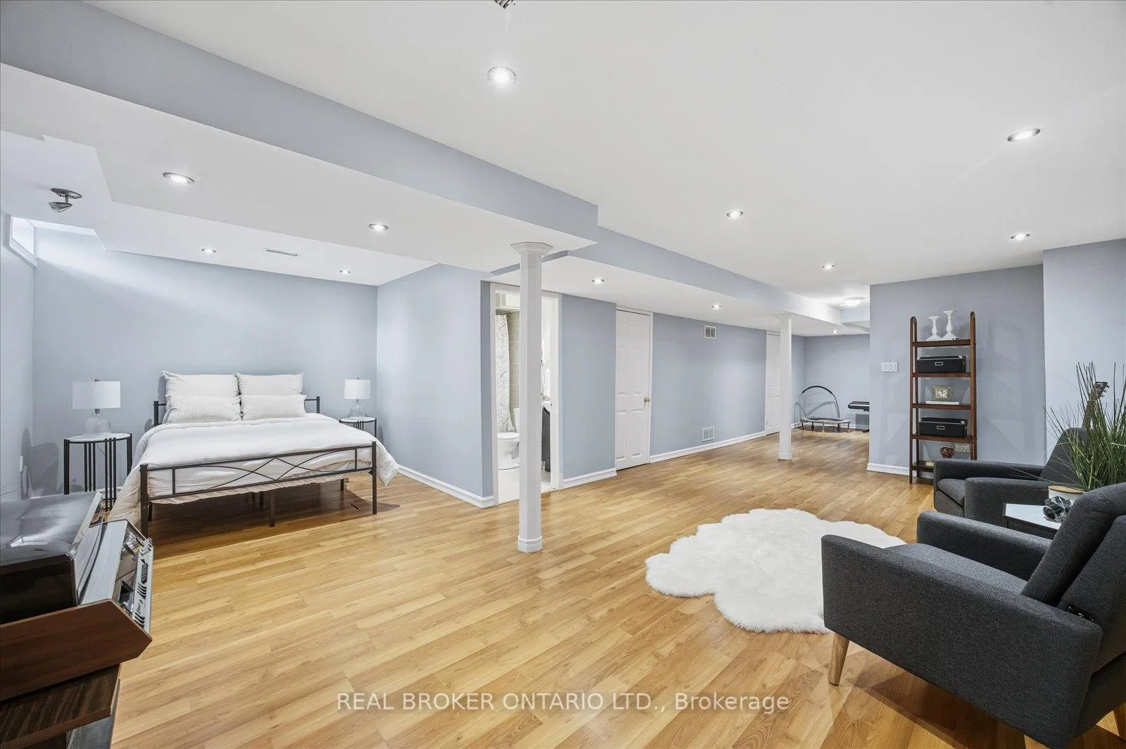 Photo 37 of 61 Aster Crescent, Whitby, Brooklin — HOMEH