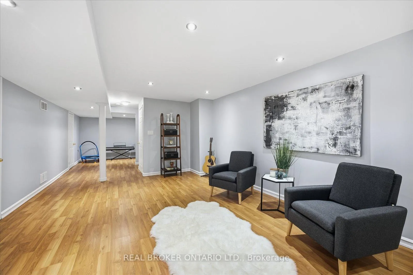 Photo 39 of 61 Aster Crescent, Whitby, Brooklin — HOMEH