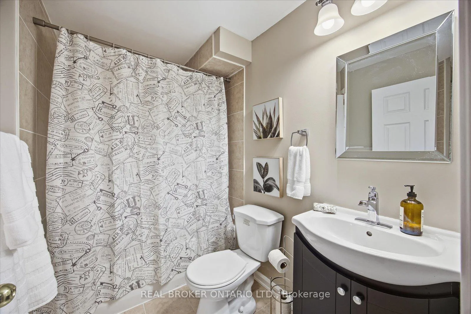 Photo 41 of 61 Aster Crescent, Whitby, Brooklin — HOMEH