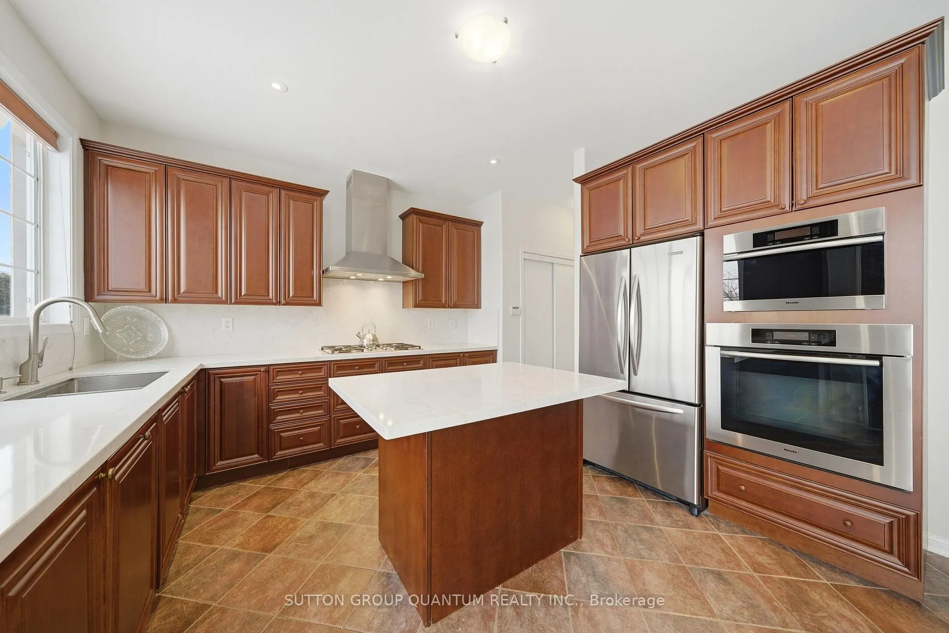 Photo 5 of 866 Cousens Terrace, Milton, Coates — HOMEH