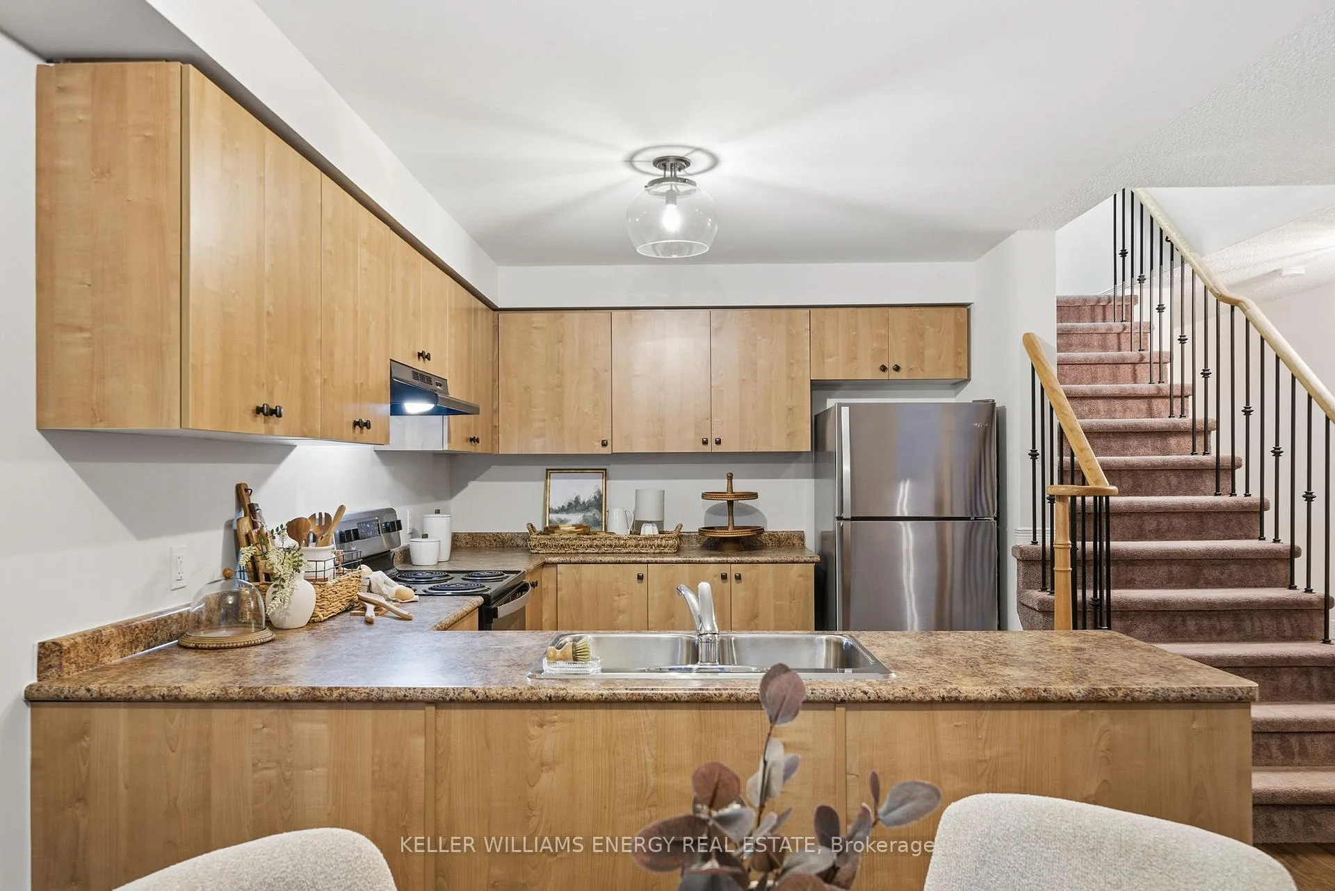 Photo 4 of Unit 2, 1280 Harmony Road N, Oshawa, Pinecrest — HOMEH