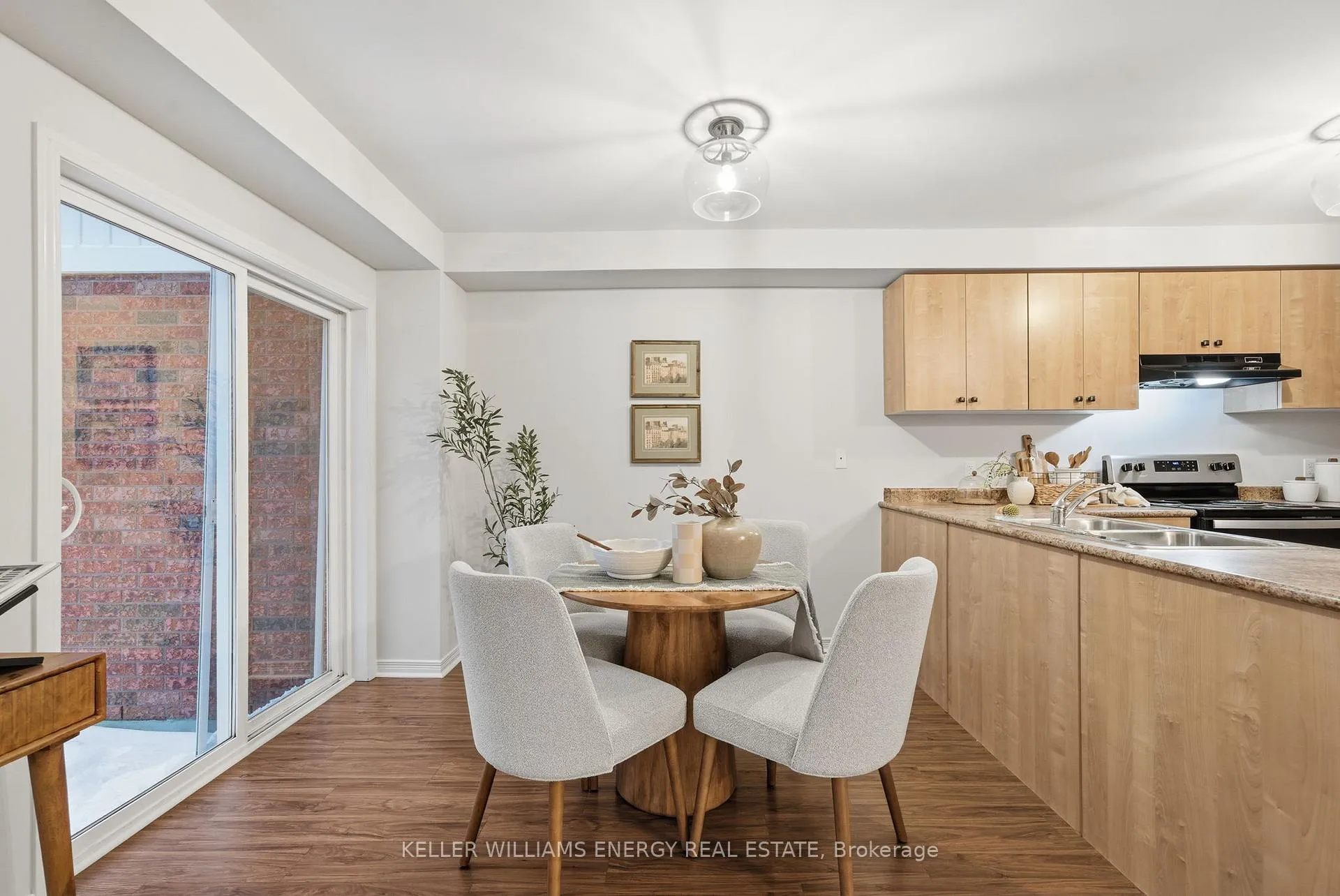 Photo 10 of Unit 2, 1280 Harmony Road N, Oshawa, Pinecrest — HOMEH