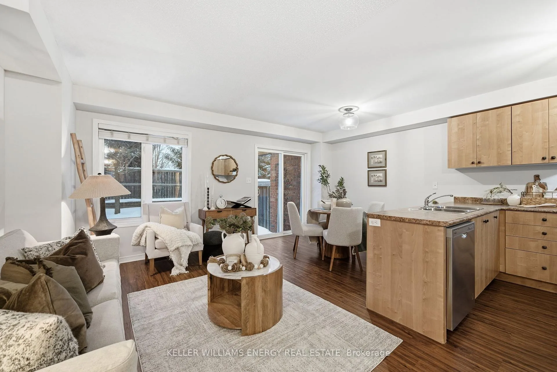 Photo 13 of Unit 2, 1280 Harmony Road N, Oshawa, Pinecrest — HOMEH