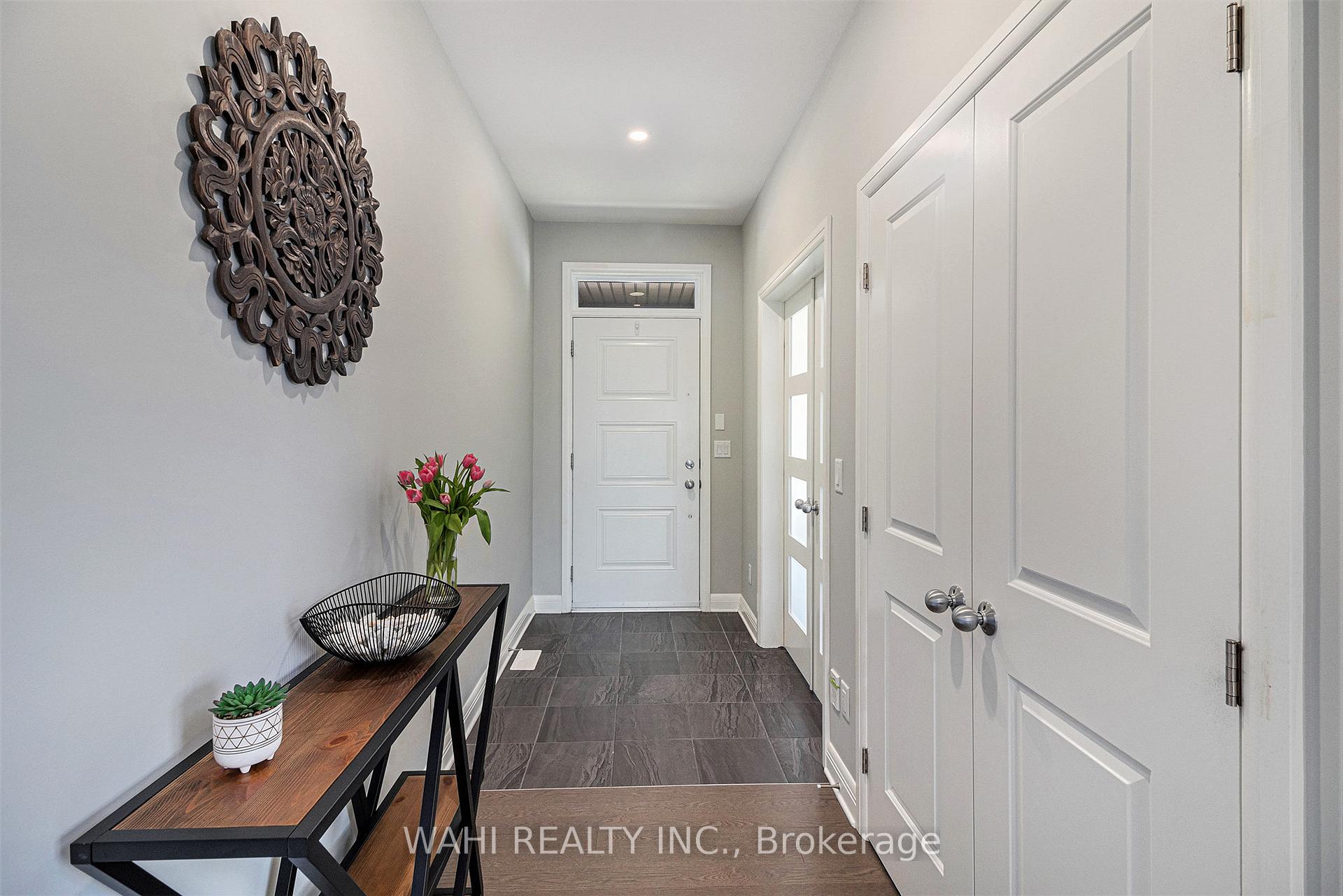 Photo 8 of 218 Avro Circle, Ottawa, CFB Rockcliffe and Area — HOMEH