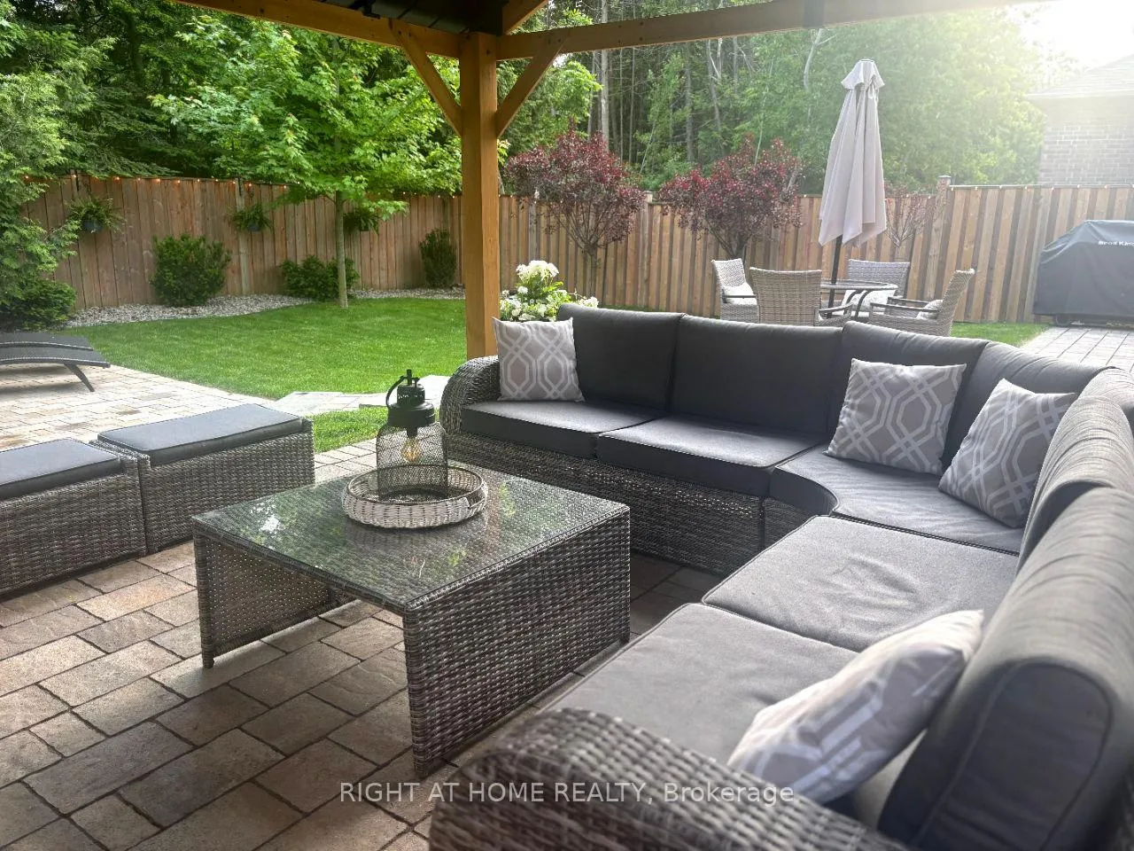 Photo 3 of 769 Freemont Court, Innisfil, Alcona — HOMEH