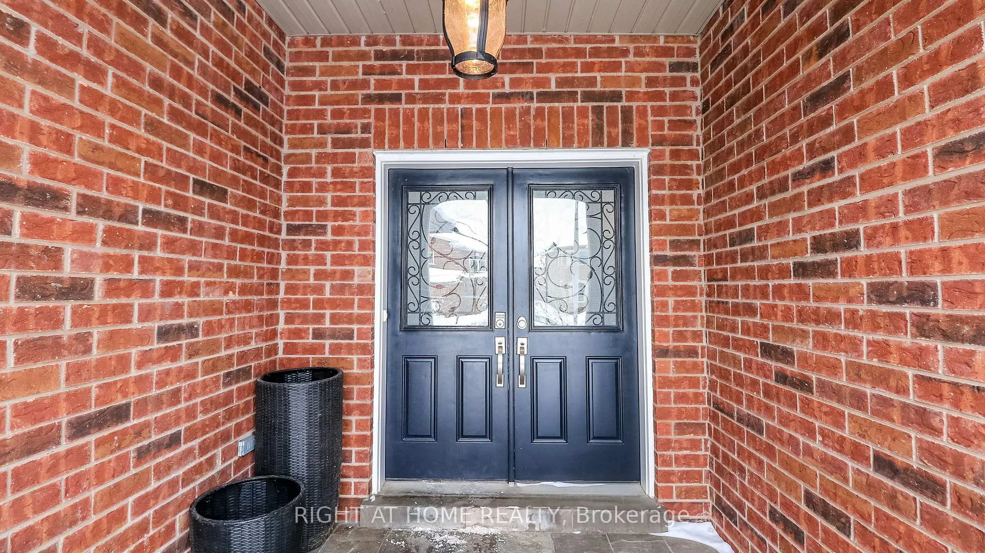 Photo 4 of 769 Freemont Court, Innisfil, Alcona — HOMEH