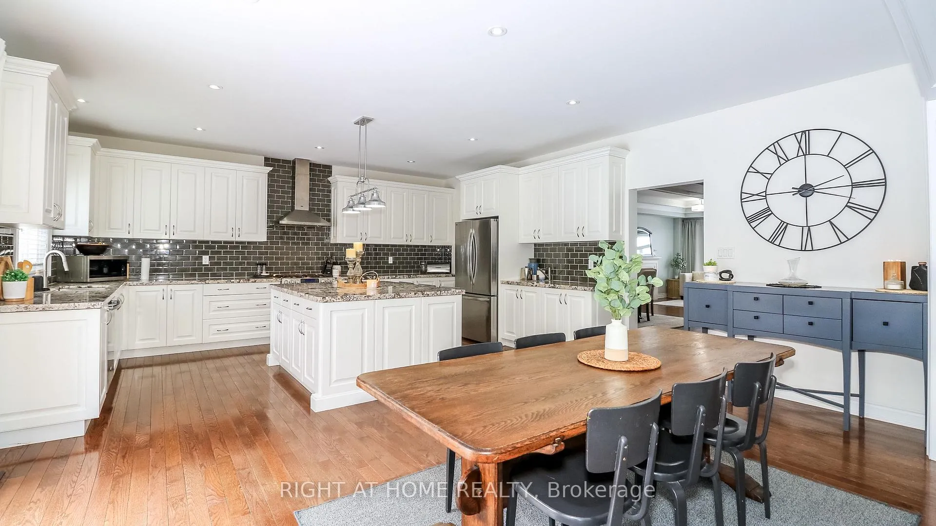 Photo 12 of 769 Freemont Court, Innisfil, Alcona — HOMEH
