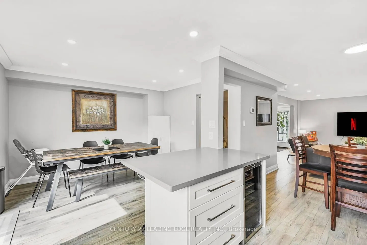 Photo 9 of 1627 Fairfield Crescent, Pickering, Village East — HOMEH