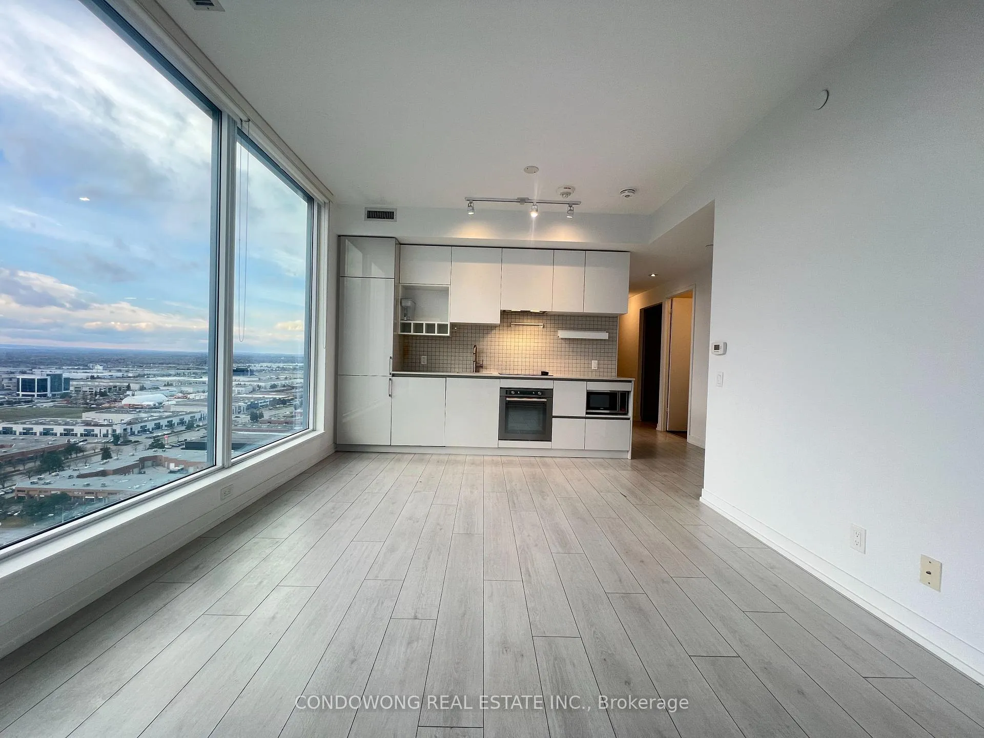 Photo 1 of Unit 2609, 5 Buttermill Avenue, Vaughan, Vaughan Corporate Centre — HOMEH