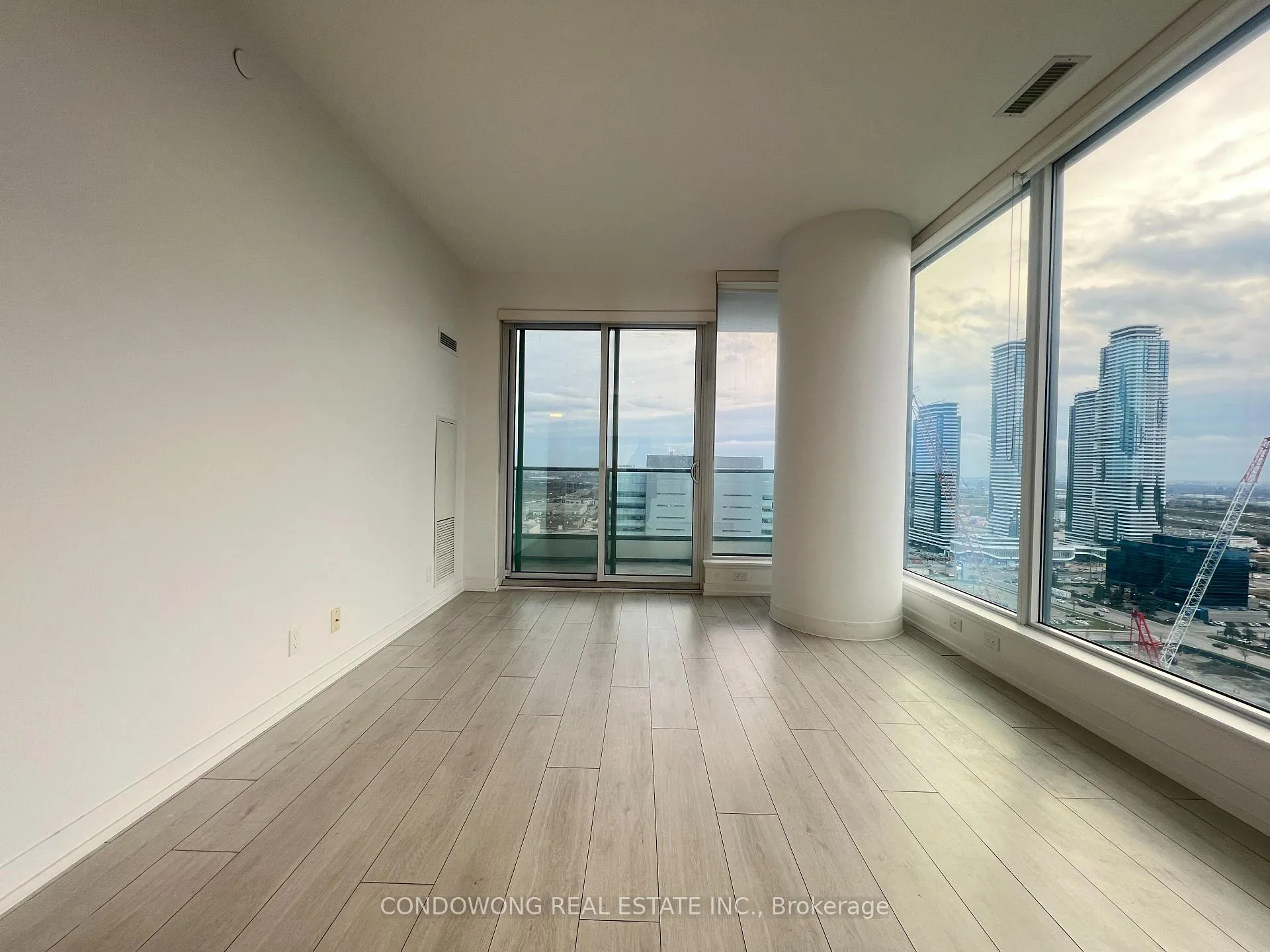 Photo 7 of Unit 2609, 5 Buttermill Avenue, Vaughan, Vaughan Corporate Centre — HOMEH