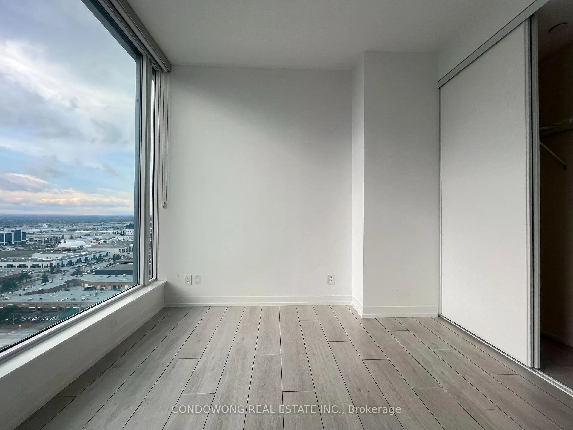 Photo 13 of Unit 2609, 5 Buttermill Avenue, Vaughan, Vaughan Corporate Centre — HOMEH