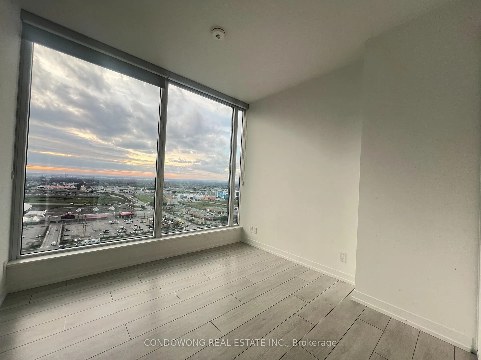 Photo 14 of Unit 2609, 5 Buttermill Avenue, Vaughan, Vaughan Corporate Centre — HOMEH