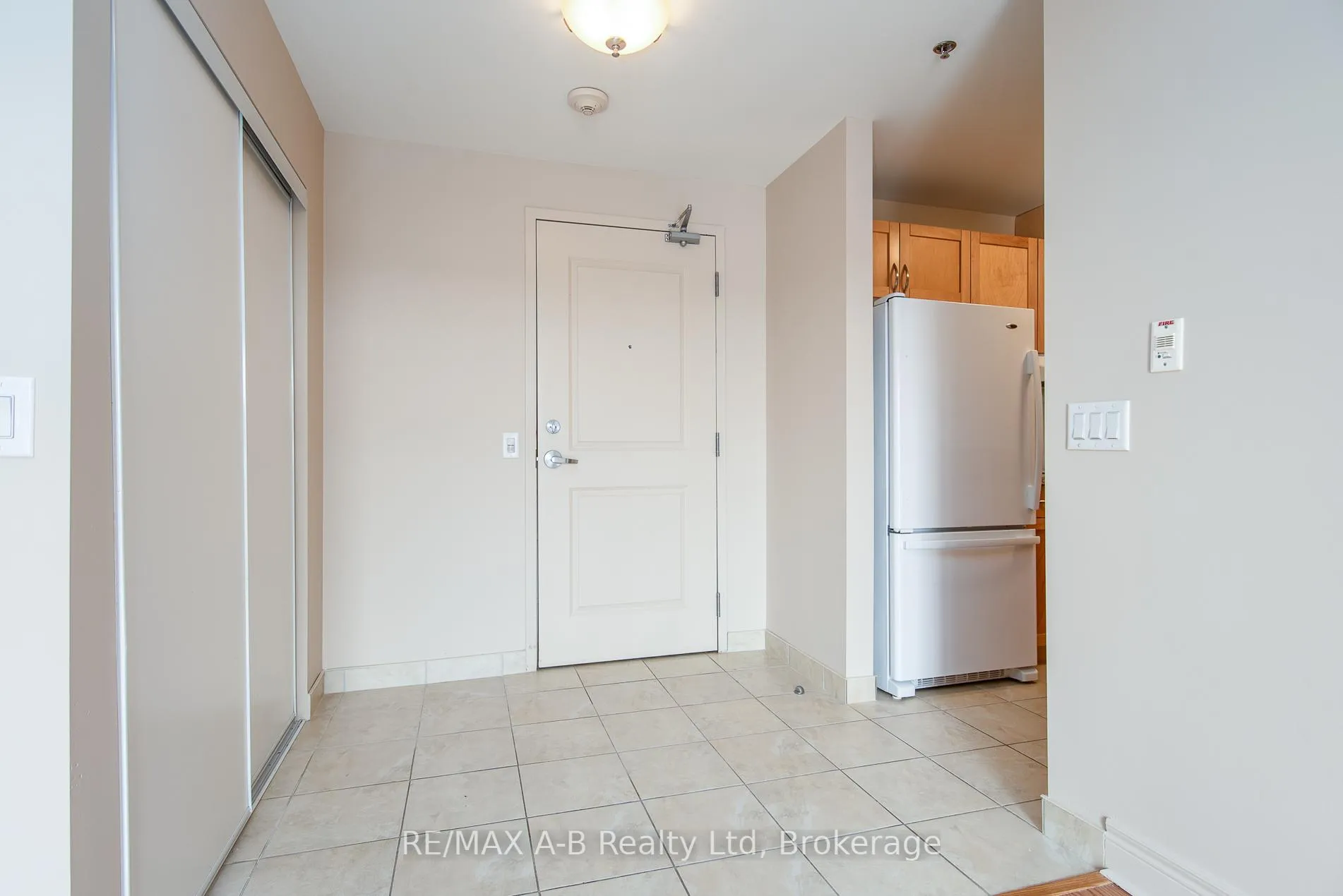 Photo 5 of Unit #432, 200 Mccarthy Road, Stratford — HOMEH