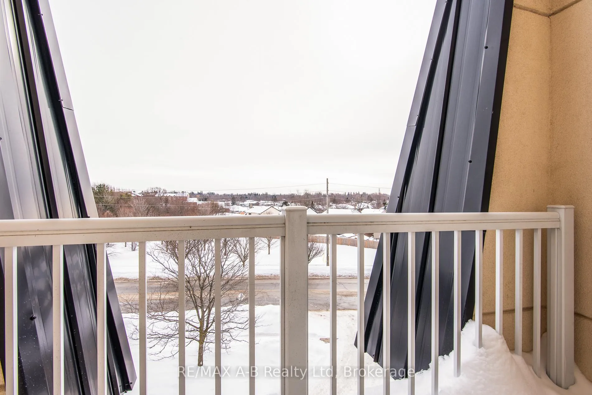Photo 7 of Unit #432, 200 Mccarthy Road, Stratford — HOMEH