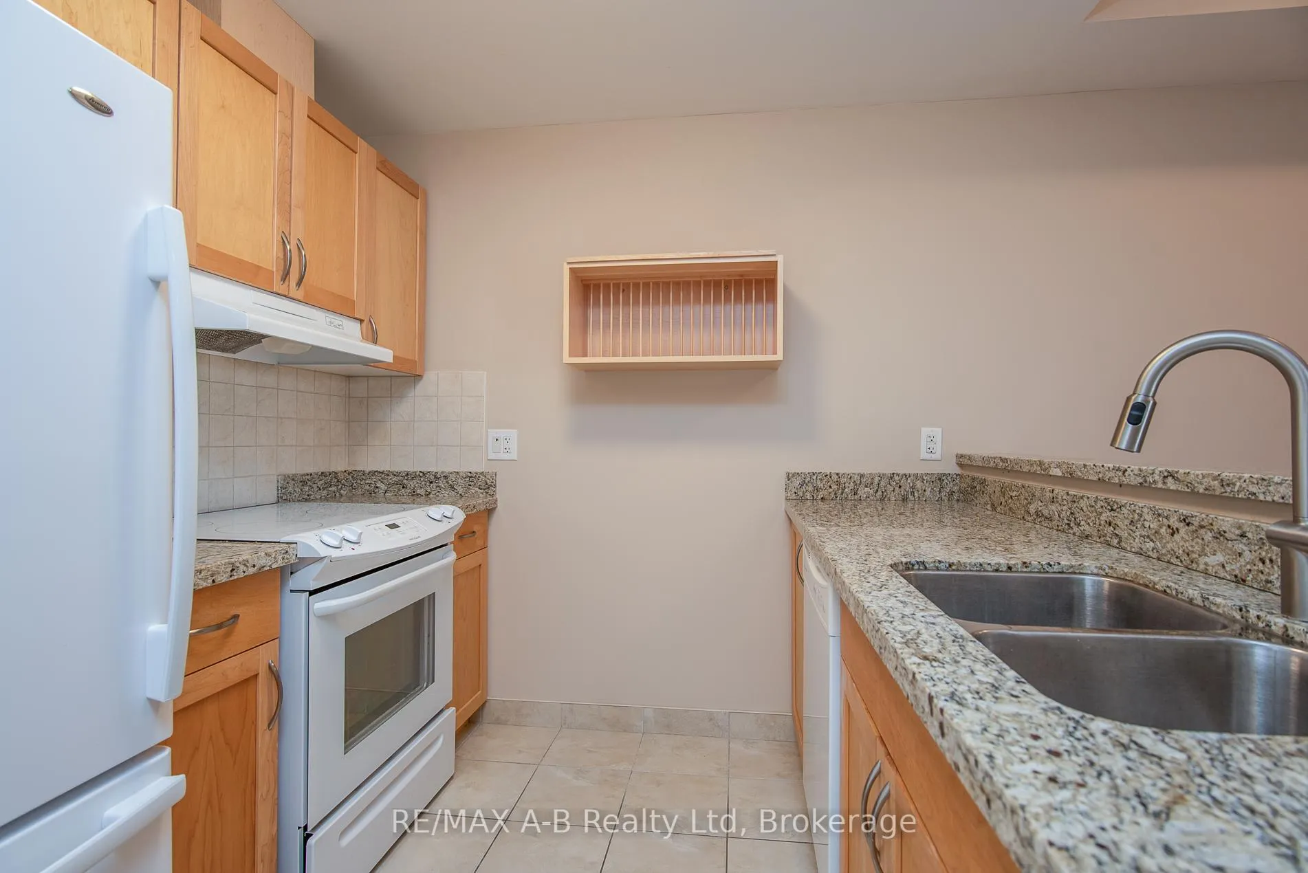 Photo 10 of Unit #432, 200 Mccarthy Road, Stratford — HOMEH