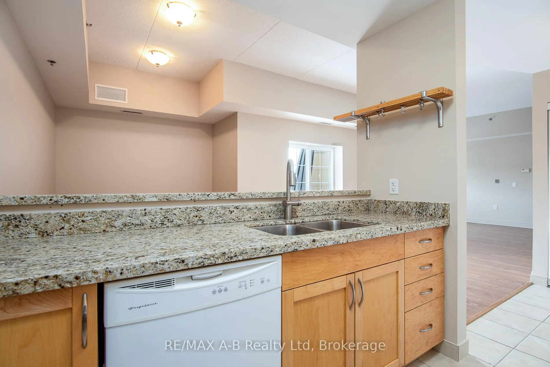 Photo 11 of Unit #432, 200 Mccarthy Road, Stratford — HOMEH