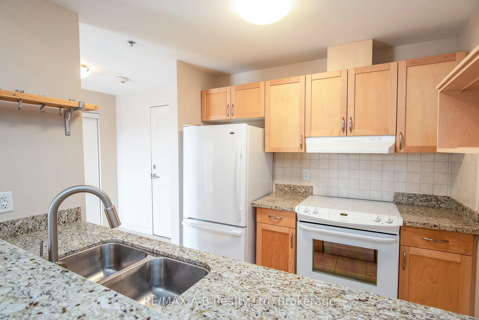 Photo 1 of Unit #432, 200 Mccarthy Road, Stratford — HOMEH