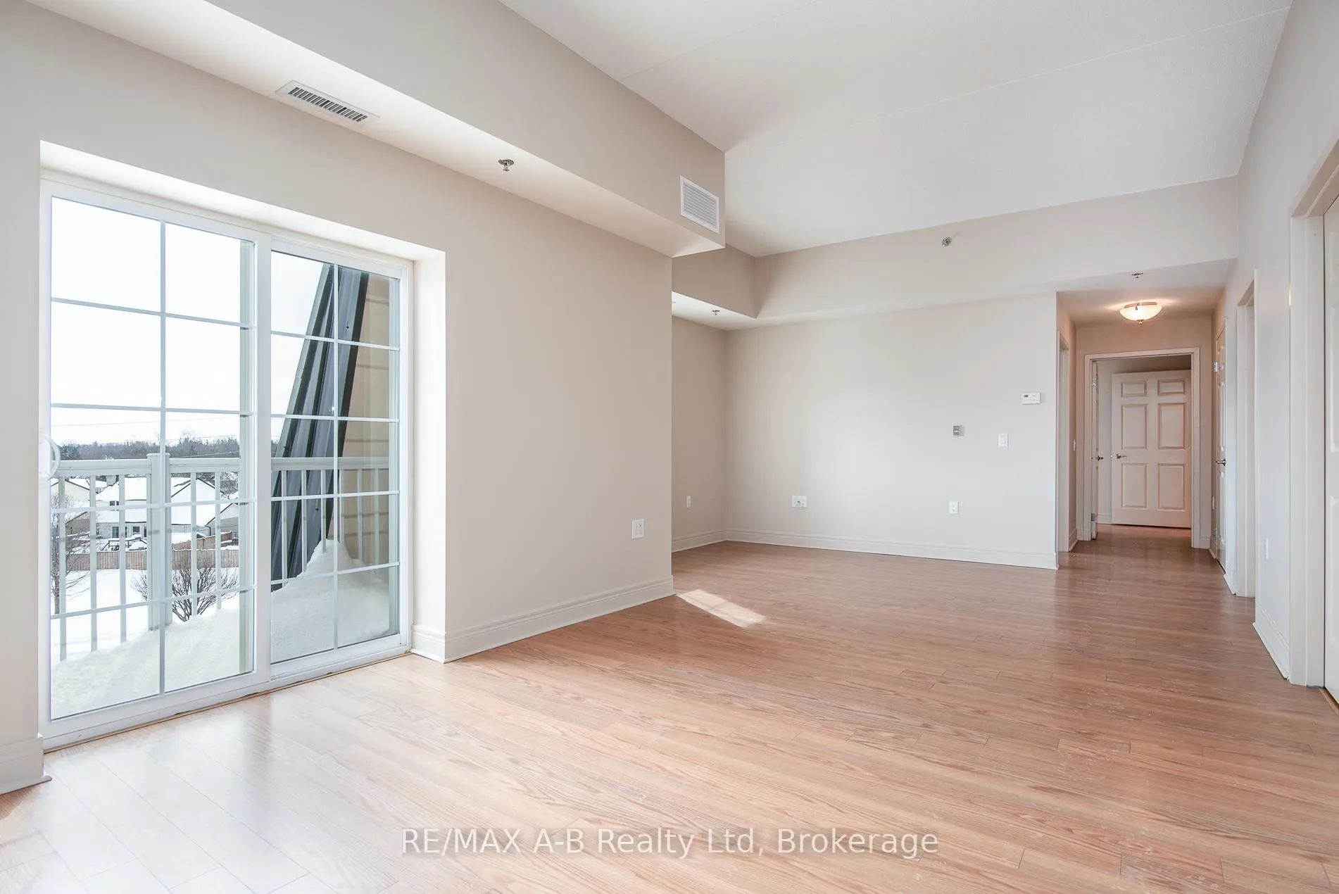 Photo 13 of Unit #432, 200 Mccarthy Road, Stratford — HOMEH