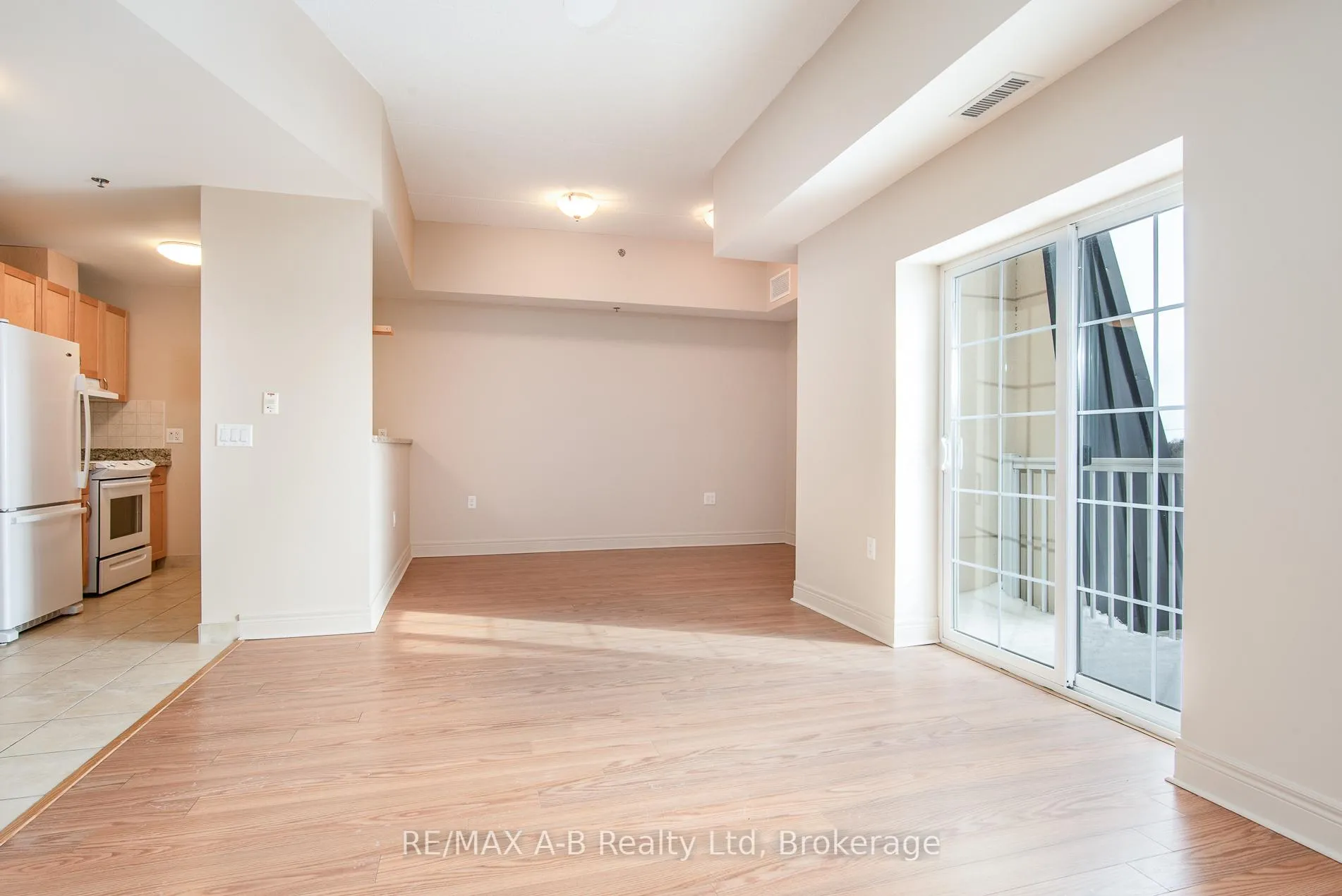 Photo 14 of Unit #432, 200 Mccarthy Road, Stratford — HOMEH