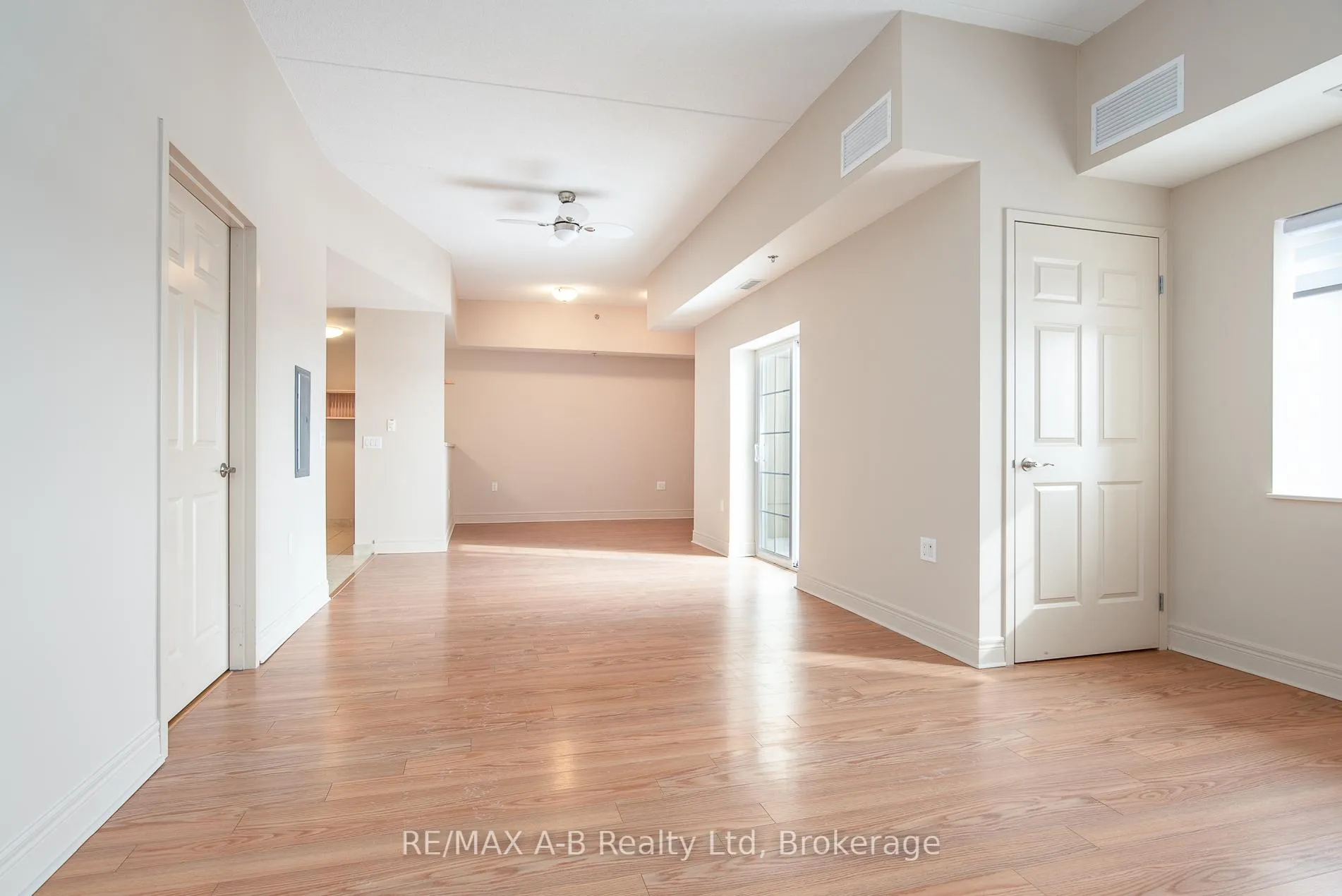 Photo 18 of Unit #432, 200 Mccarthy Road, Stratford — HOMEH