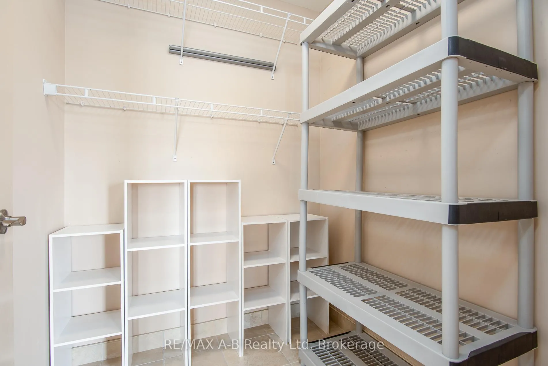 Photo 28 of Unit #432, 200 Mccarthy Road, Stratford — HOMEH