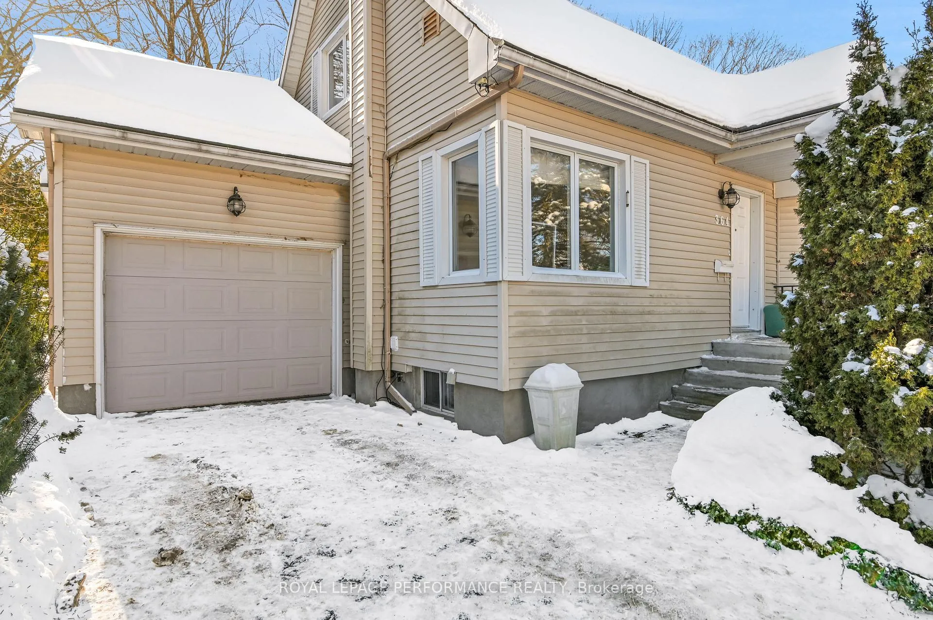 Photo 2 of 364 Cunningham Avenue, Ottawa, Alta Vista/Faircrest Heights — HOMEH