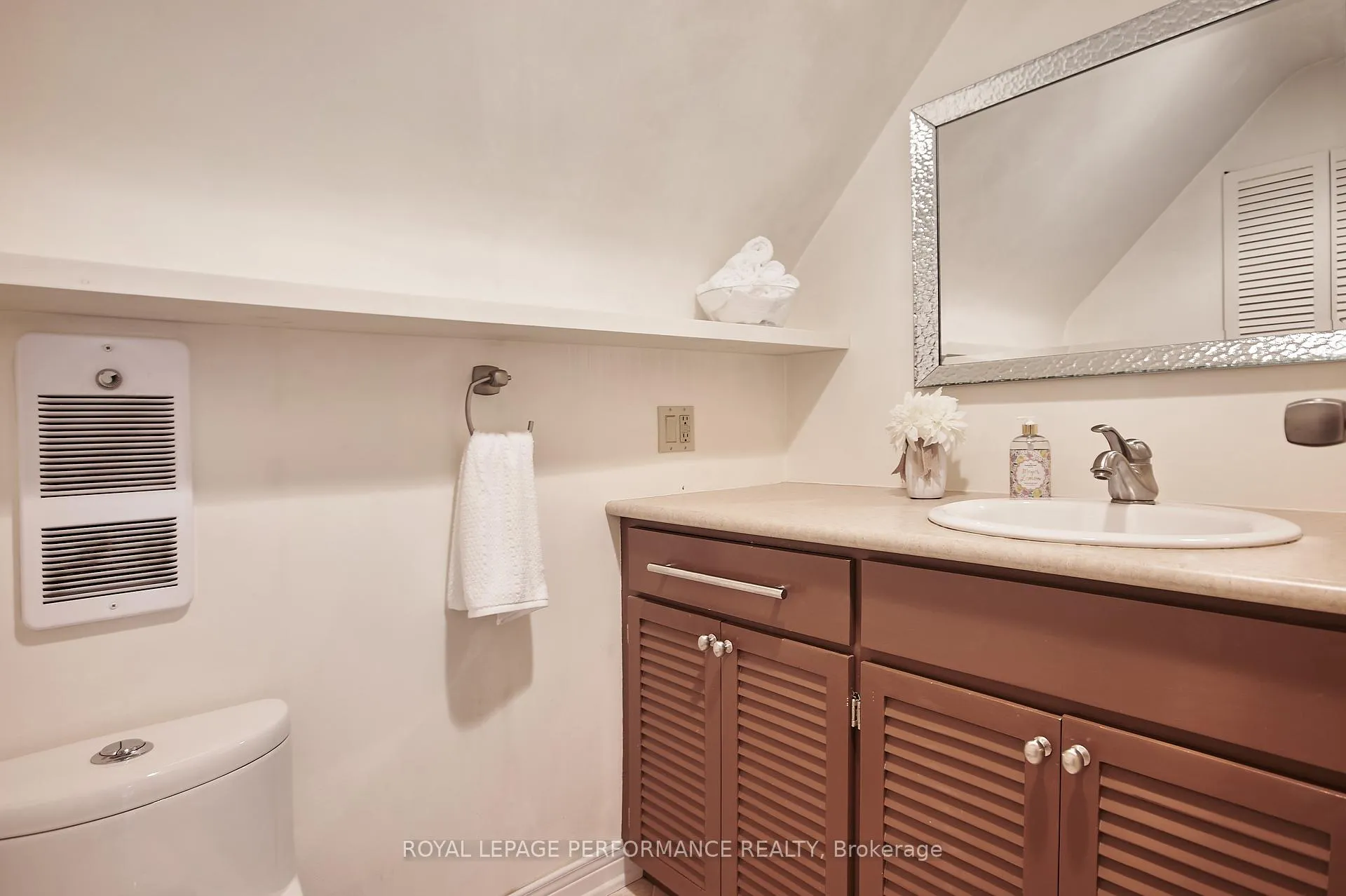 Photo 18 of 364 Cunningham Avenue, Ottawa, Alta Vista/Faircrest Heights — HOMEH