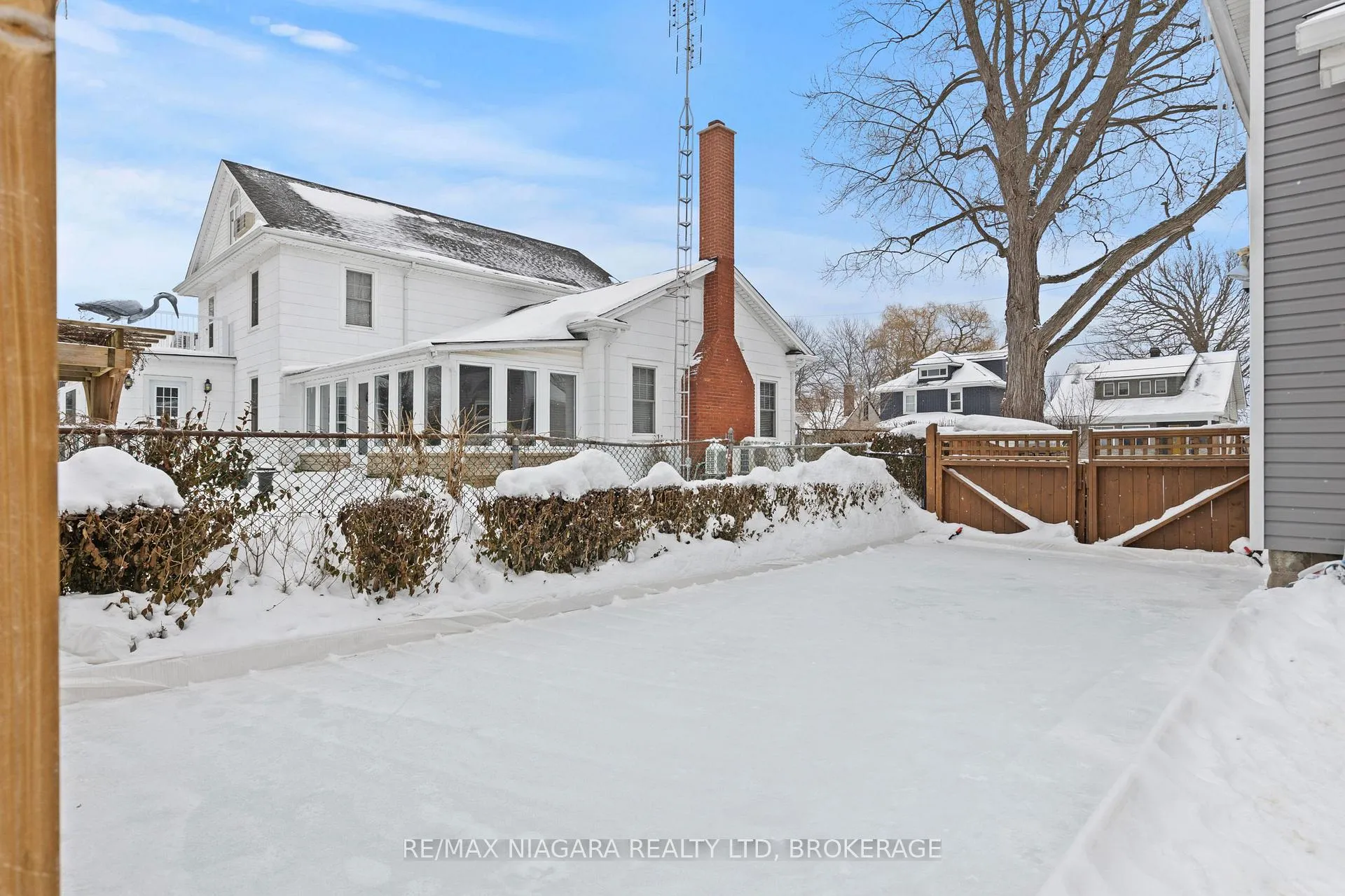 Photo 3 of 3547 Strang Drive, Niagara Falls, Chippawa — HOMEH