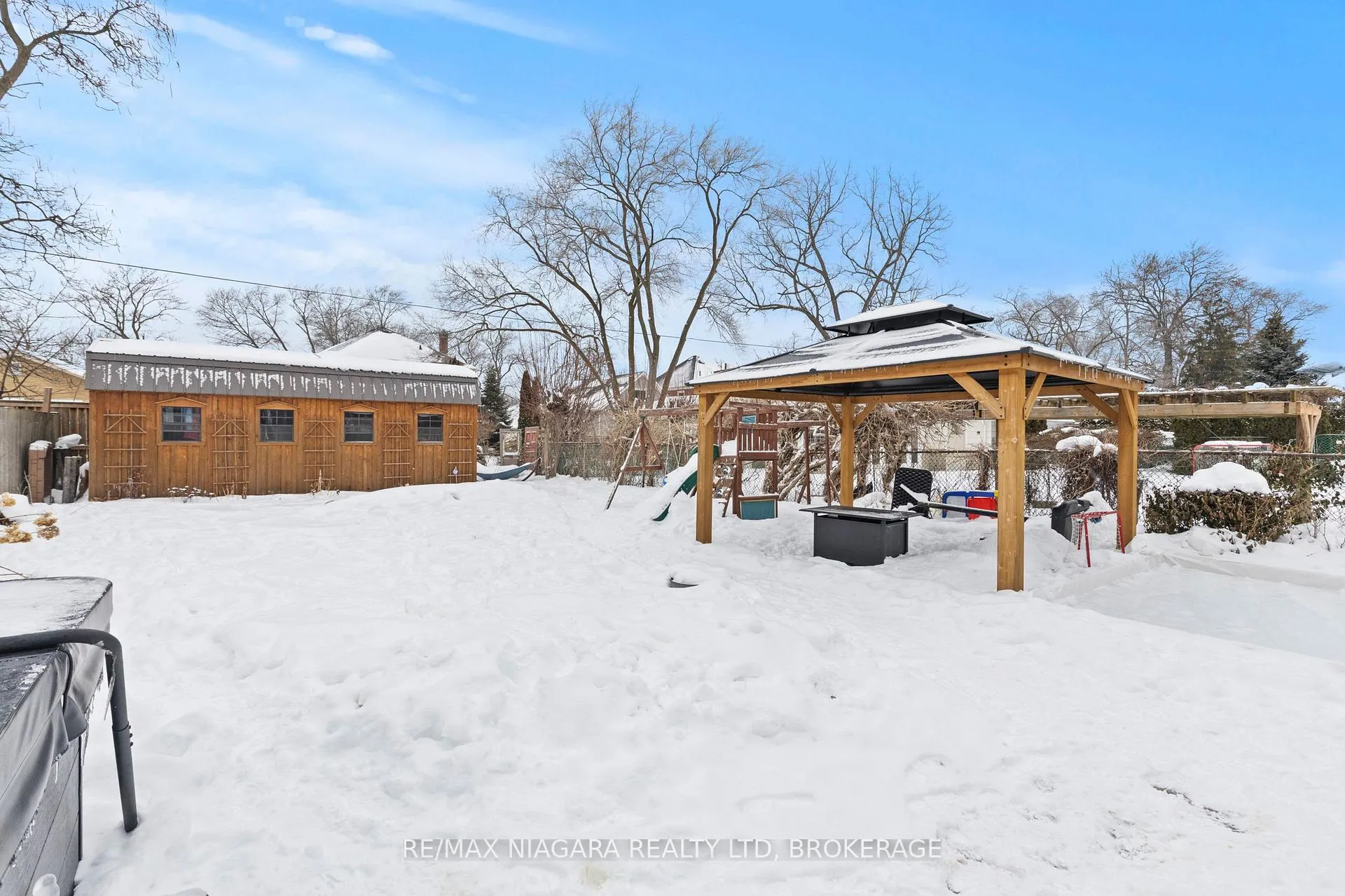 Photo 4 of 3547 Strang Drive, Niagara Falls, Chippawa — HOMEH
