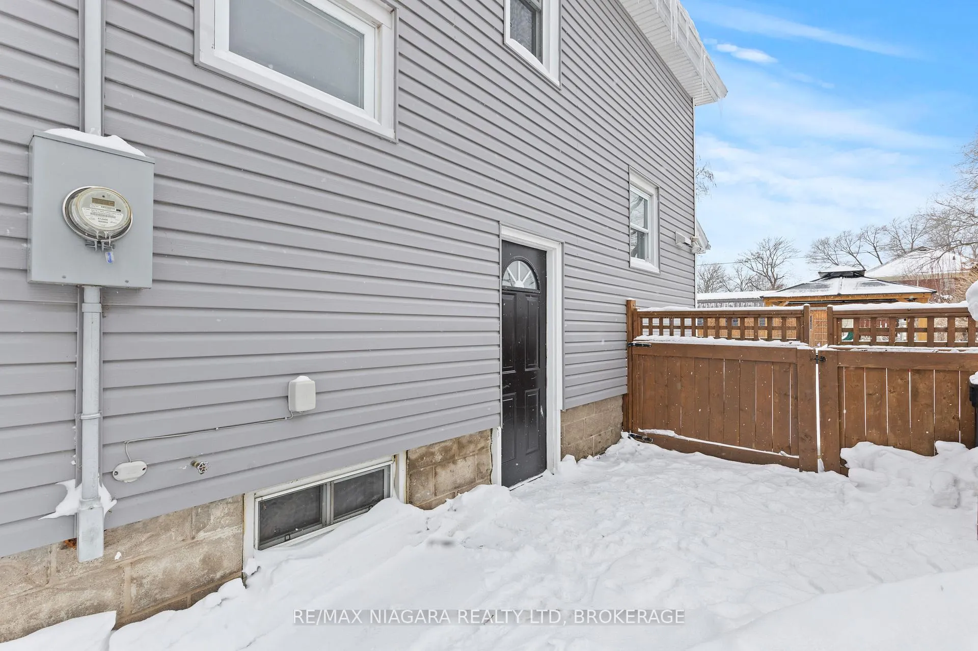 Photo 7 of 3547 Strang Drive, Niagara Falls, Chippawa — HOMEH