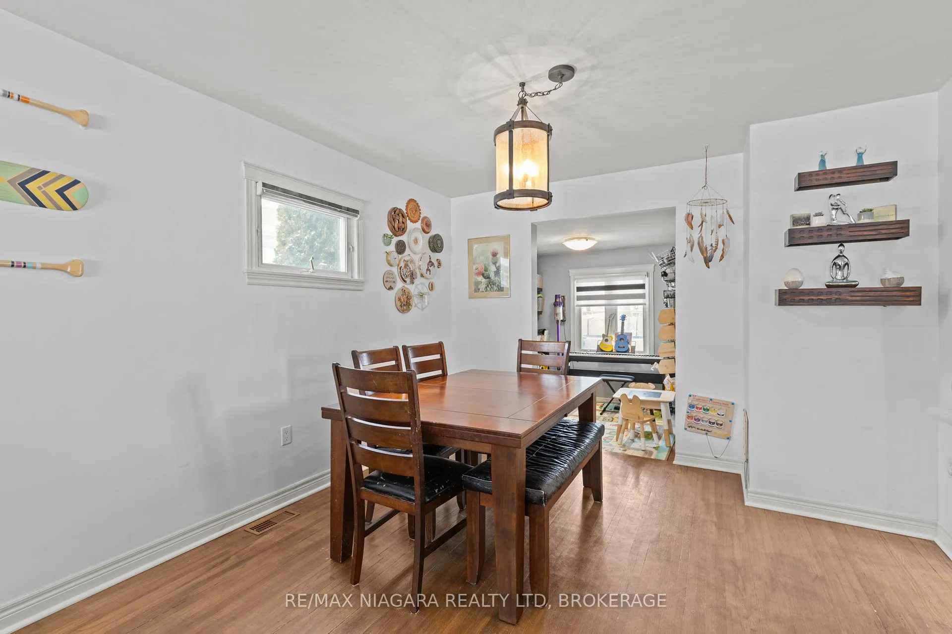 Photo 16 of 3547 Strang Drive, Niagara Falls, Chippawa — HOMEH