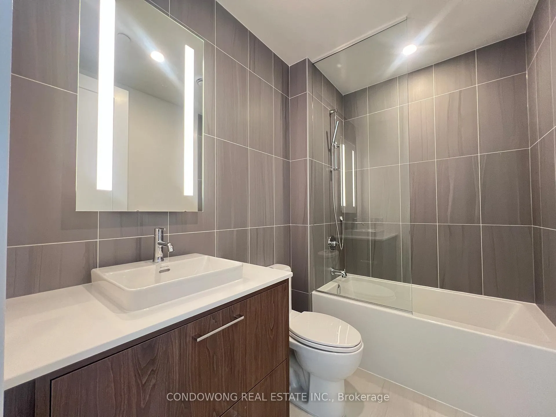 Photo 11 of Unit 809, 397 Royal Orchard Boulevard, Markham, Royal Orchard — HOMEH