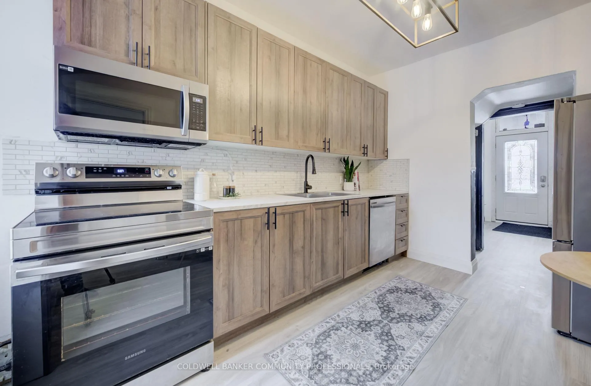 Photo 13 of 83 Sanford Avenue N, Hamilton, Gibson — HOMEH