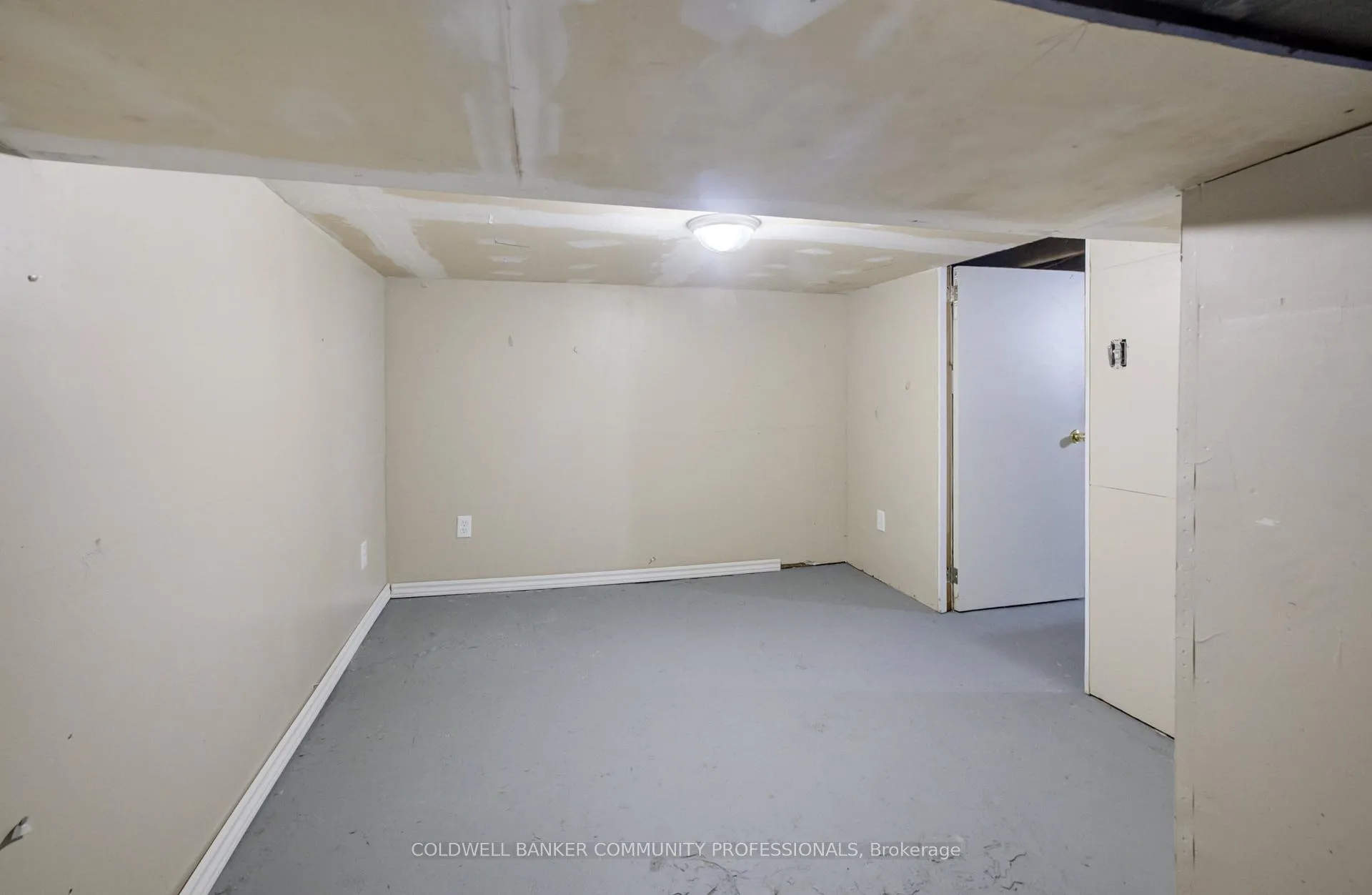 Photo 28 of 83 Sanford Avenue N, Hamilton, Gibson — HOMEH