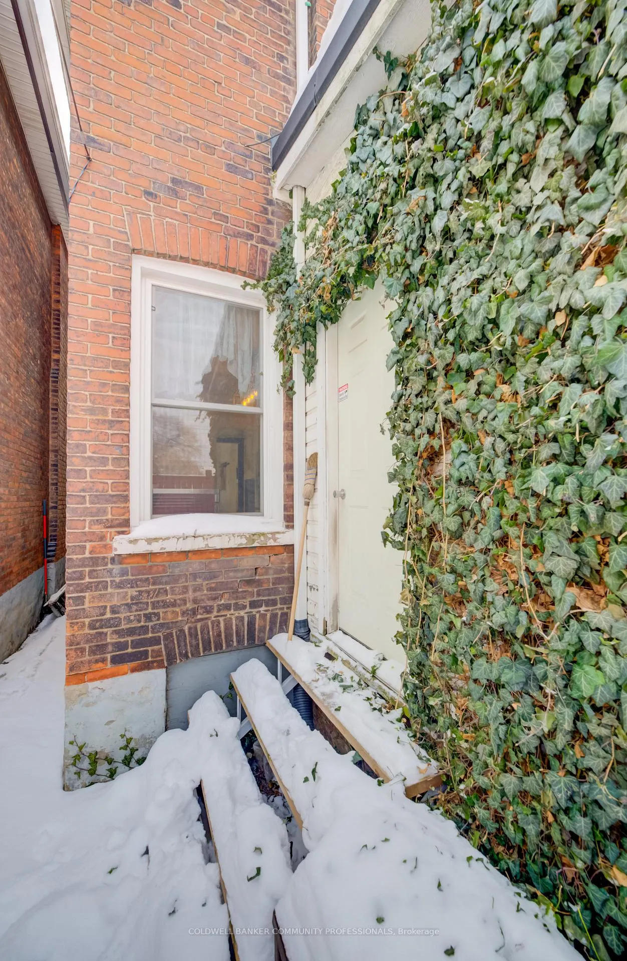 Photo 33 of 83 Sanford Avenue N, Hamilton, Gibson — HOMEH