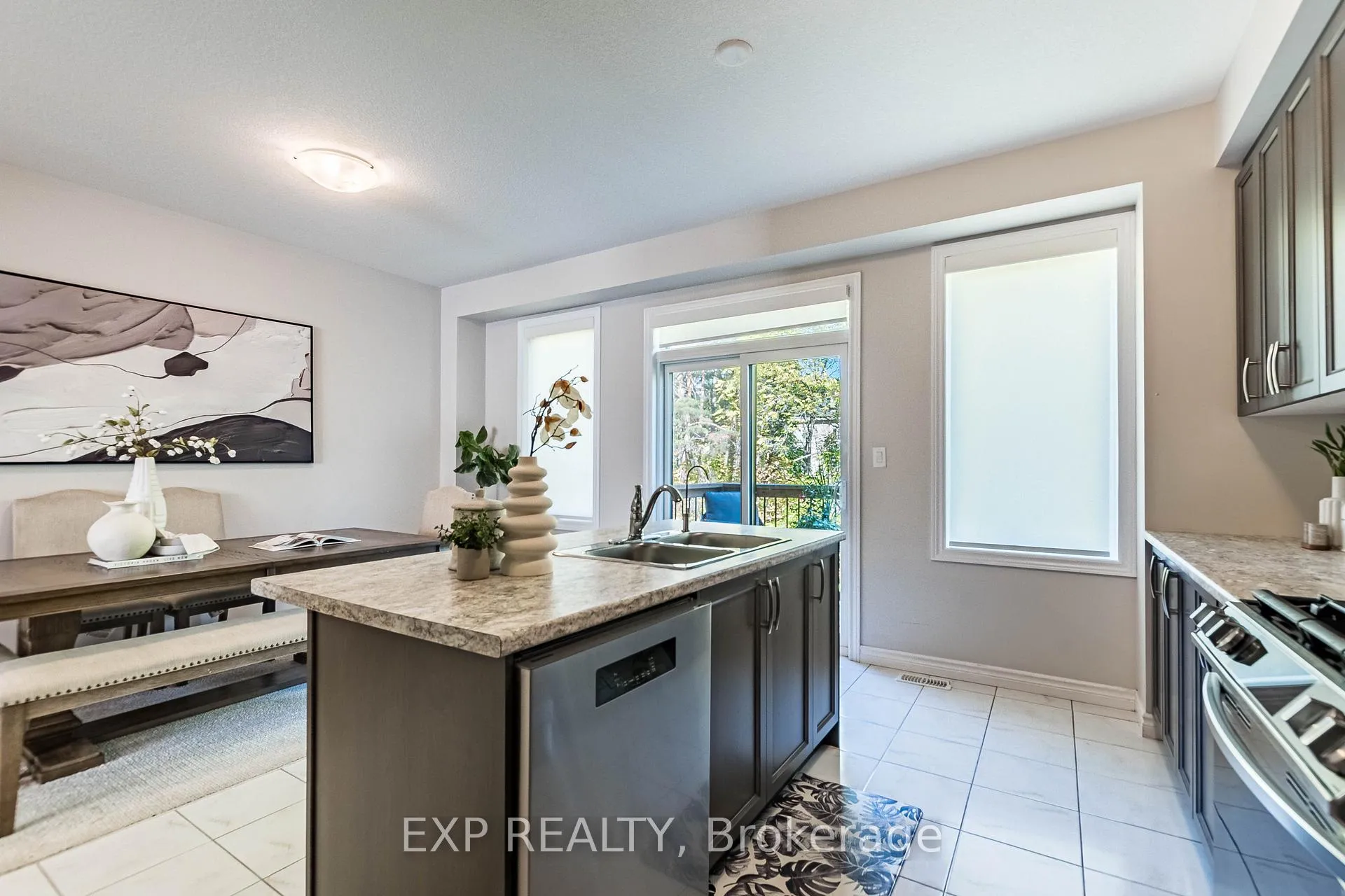 Photo 21 of Unit 7, 445 Ontario Street S, Milton, Timberlea — HOMEH