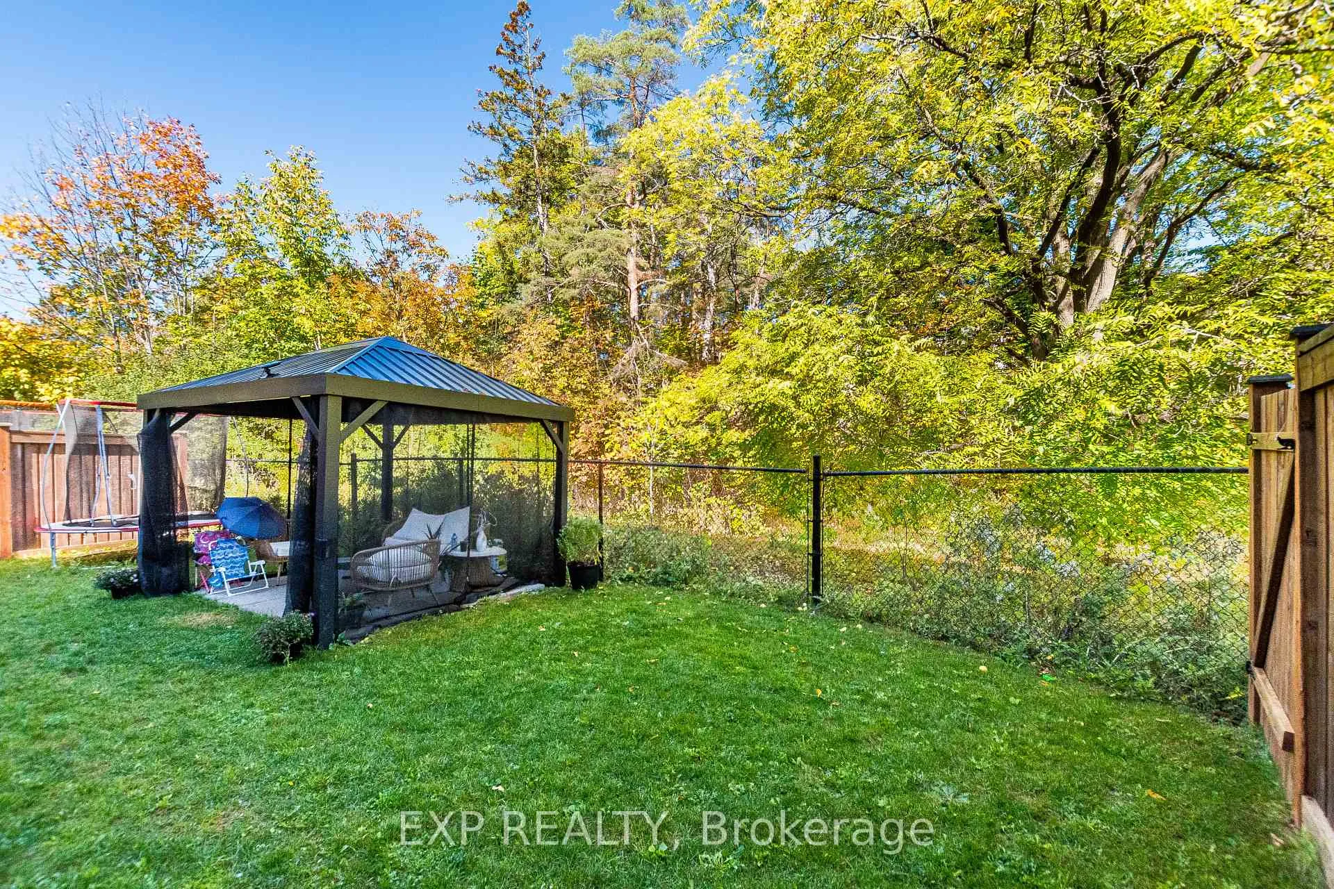 Photo 38 of Unit 7, 445 Ontario Street S, Milton, Timberlea — HOMEH